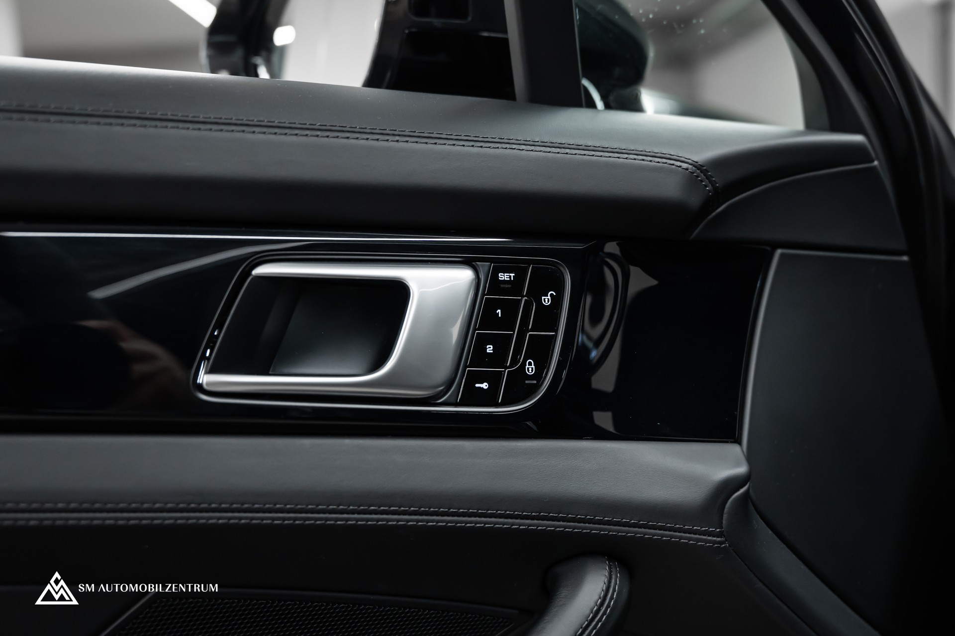 PORSCHE Panamera 3.0 V6 4 / Approved / Panorama / 360° / Bose / AHK-image-24