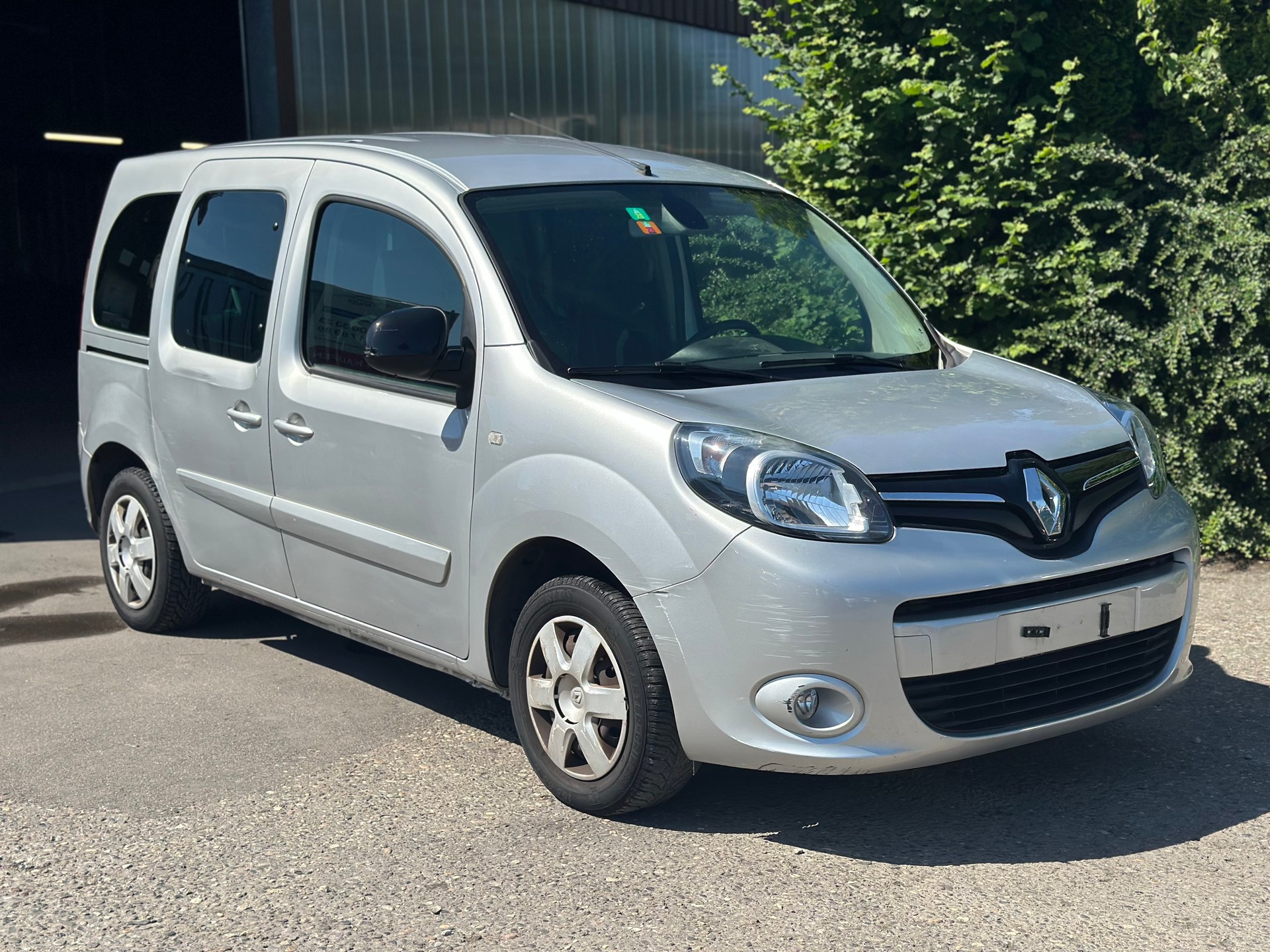 RENAULT Kangoo 1.6 16V Swiss Edition Automatic-image-0