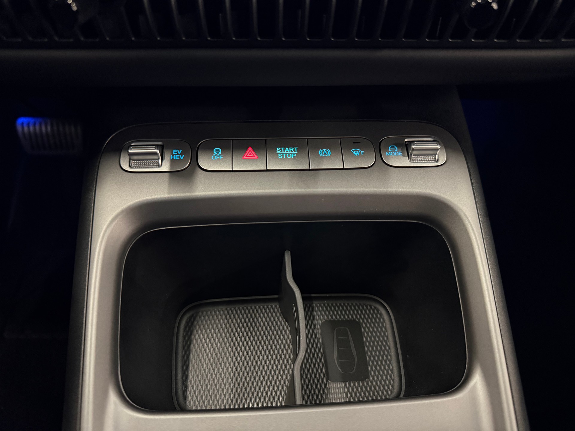 BYD Dolphin G DM-i Comfort-image-18