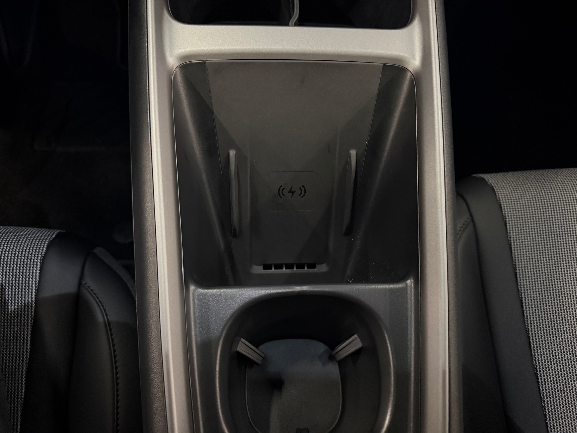 BYD Dolphin G DM-i Comfort-image-23