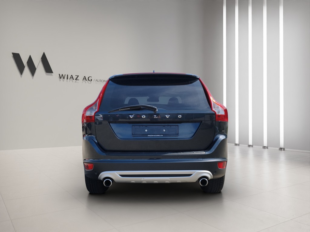 VOLVO XC60 2.4 D5 Kinetic R-Design AWD-image-4