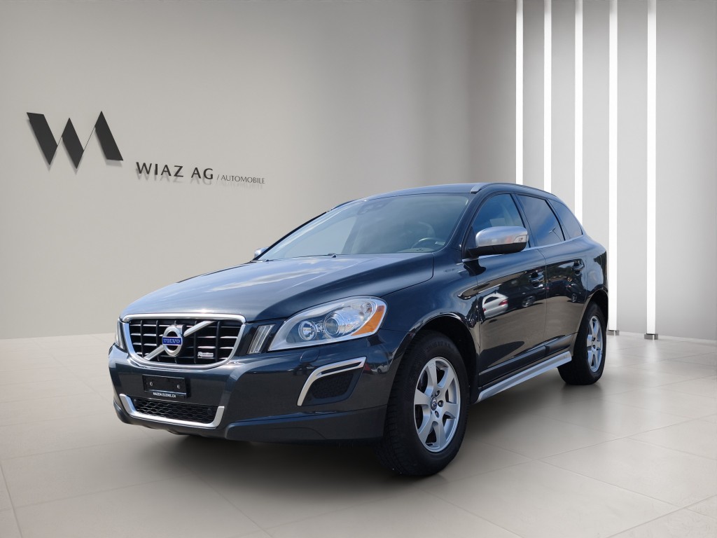 VOLVO XC60 2.4 D5 Kinetic R-Design AWD