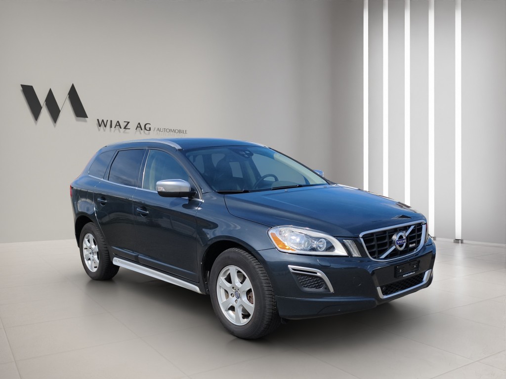VOLVO XC60 2.4 D5 Kinetic R-Design AWD-image-12