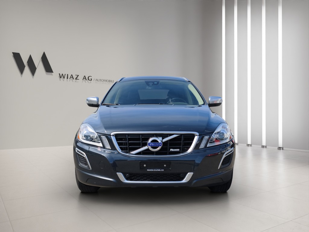 VOLVO XC60 2.4 D5 Kinetic R-Design AWD-image-1