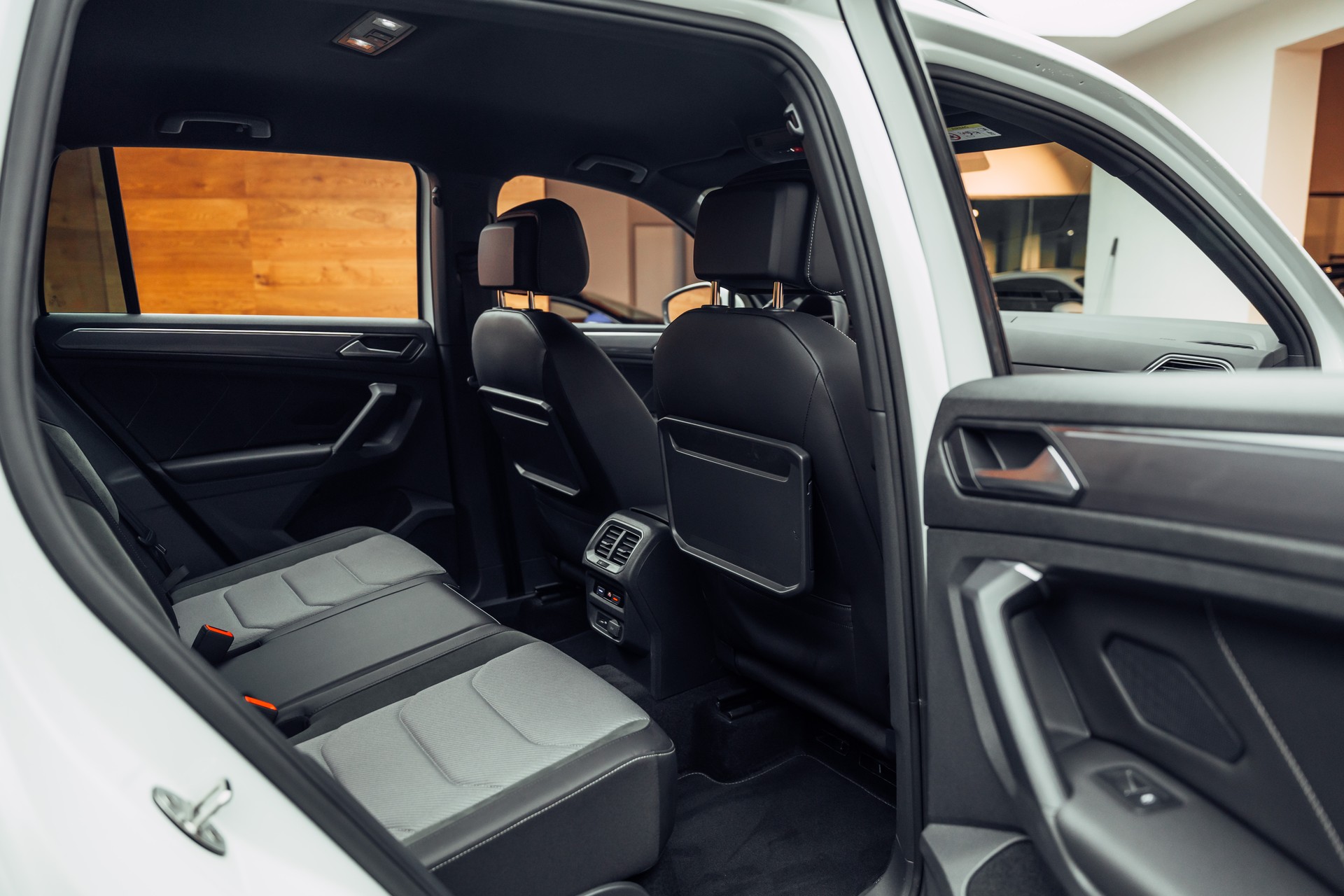 VW Tiguan 2.0 TDI SCR Highline 4Motion DSG-image-10