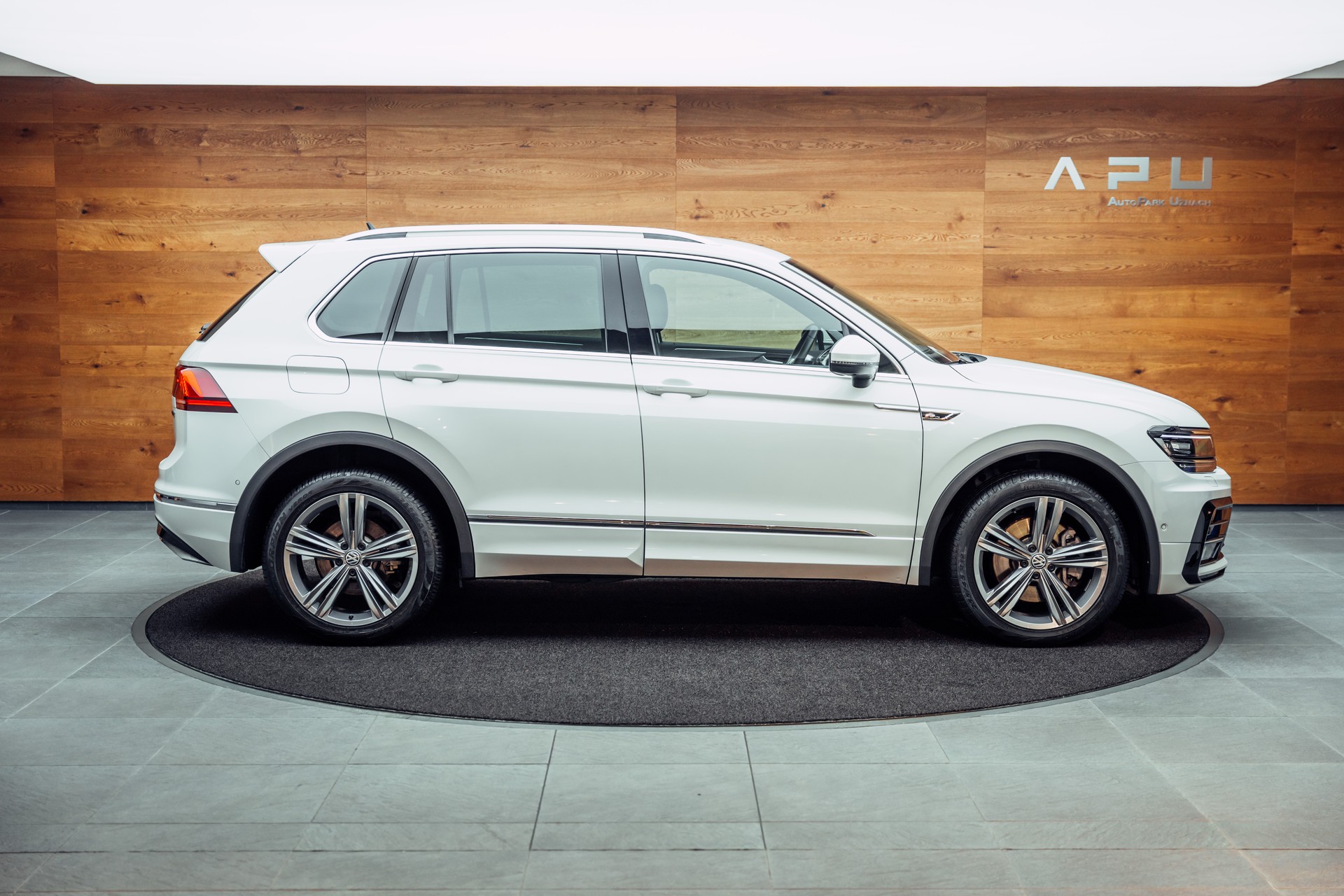 VW Tiguan 2.0 TDI SCR Highline 4Motion DSG-image-11