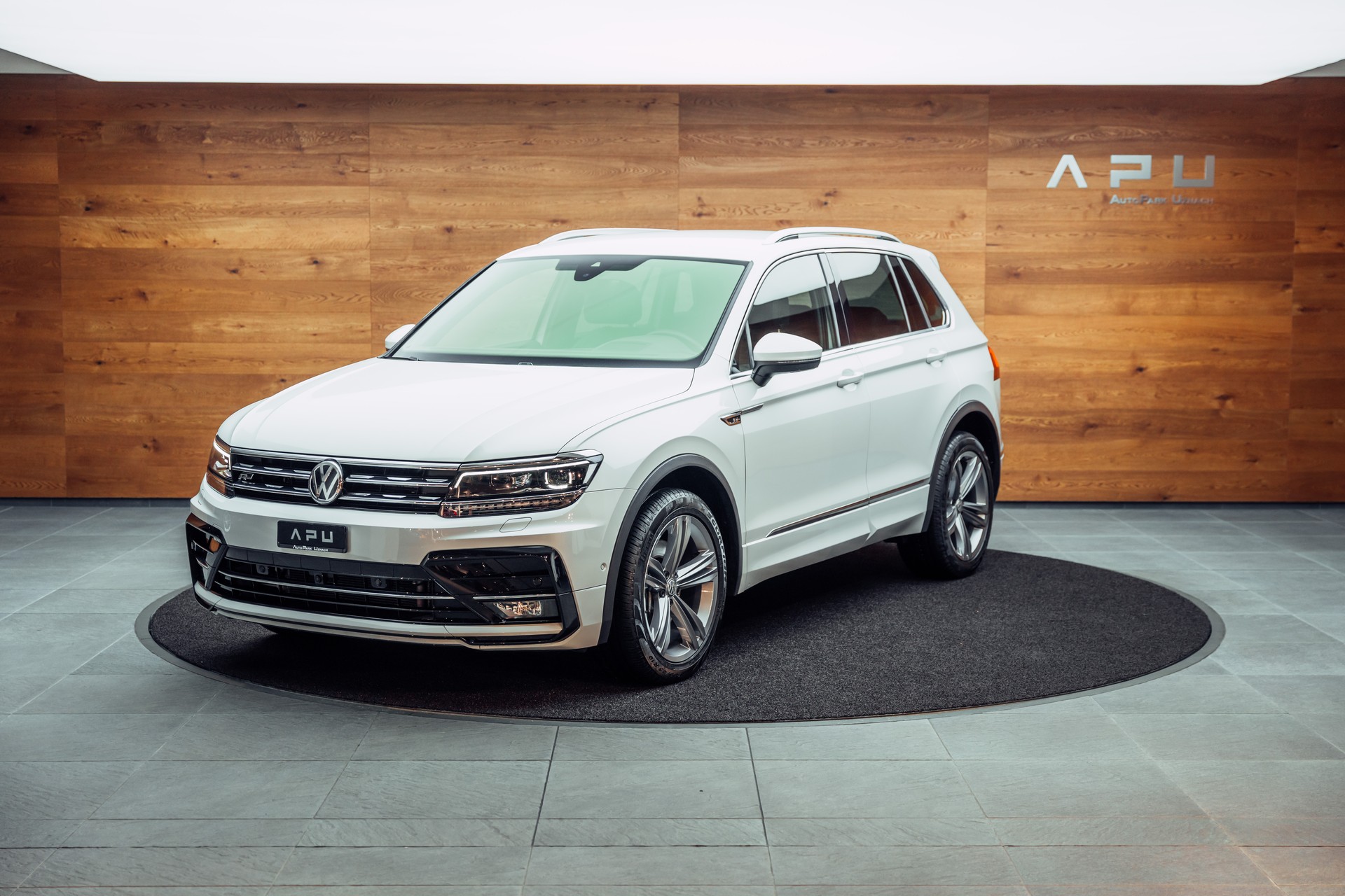 VW Tiguan 2.0 TDI SCR Highline 4Motion DSG-image-3