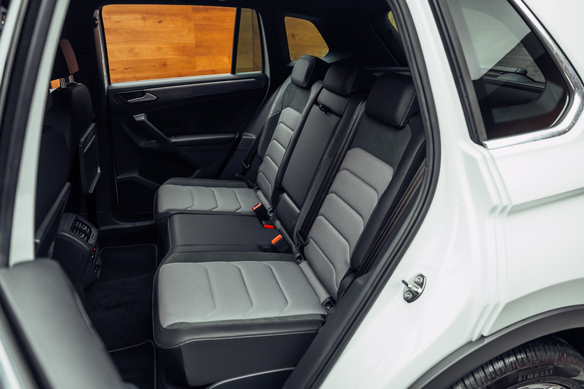 VW Tiguan 2.0 TDI SCR Highline 4Motion DSG-image-9