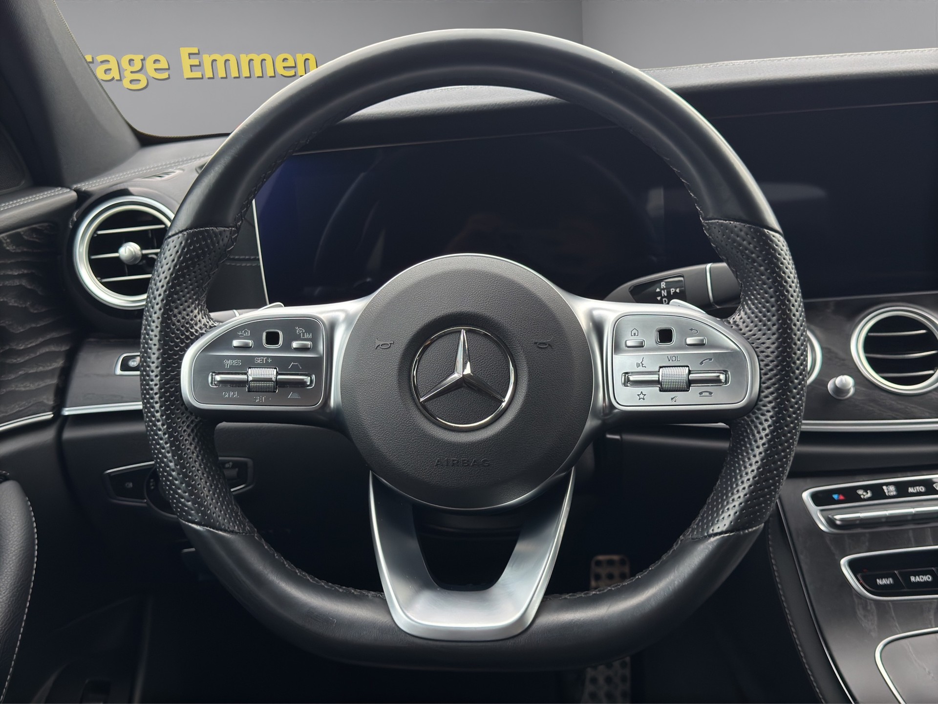 MERCEDES-BENZ E 220 d Exclusive 4Matic 9G-Tronic-image-12