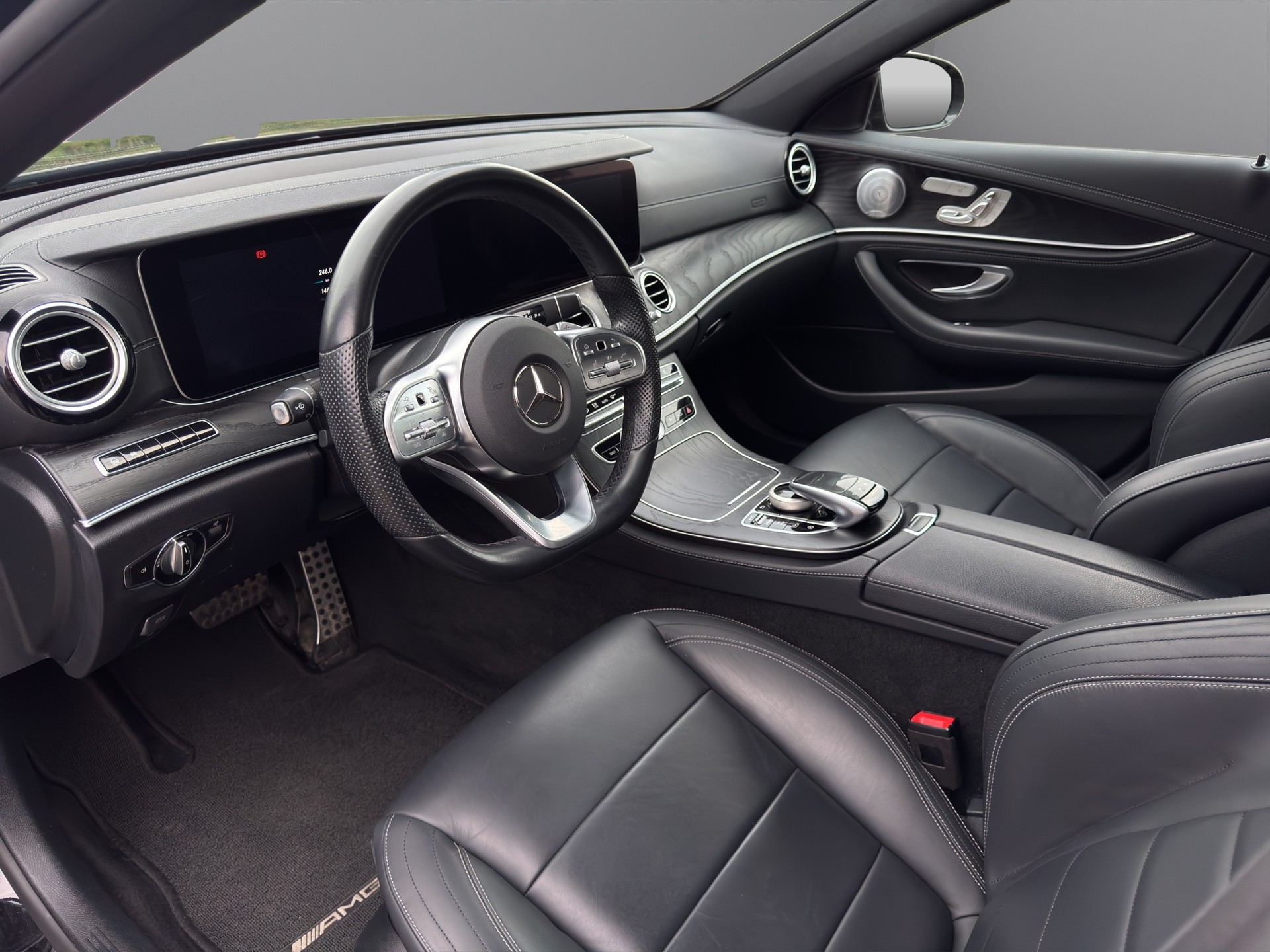 MERCEDES-BENZ E 220 d Exclusive 4Matic 9G-Tronic-image-11