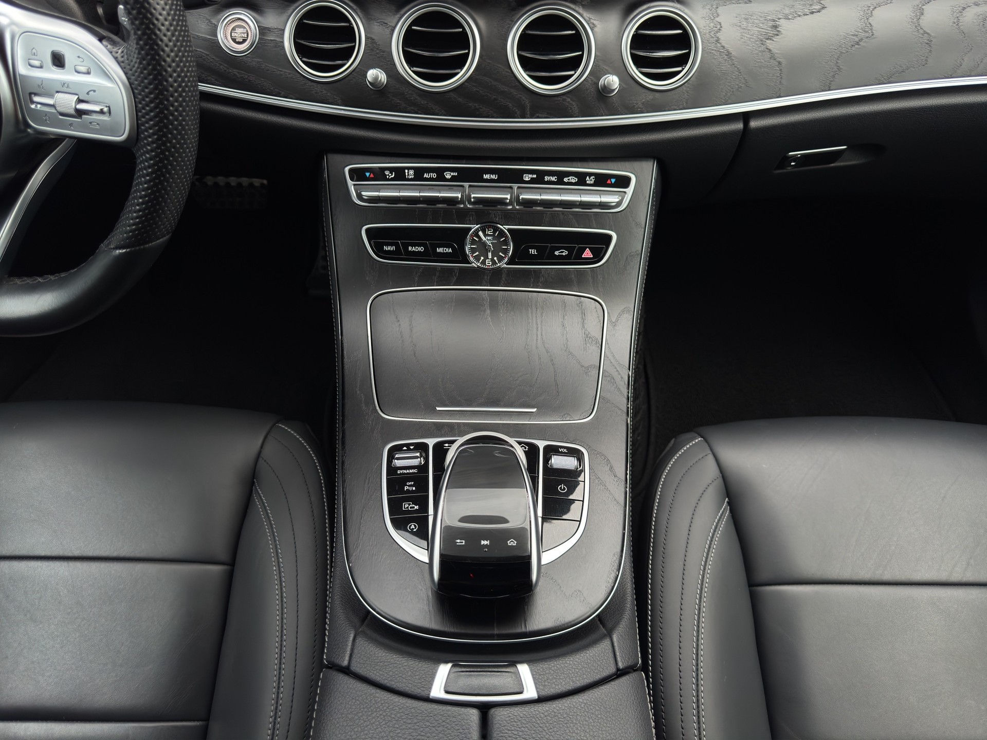 MERCEDES-BENZ E 220 d Exclusive 4Matic 9G-Tronic-image-14