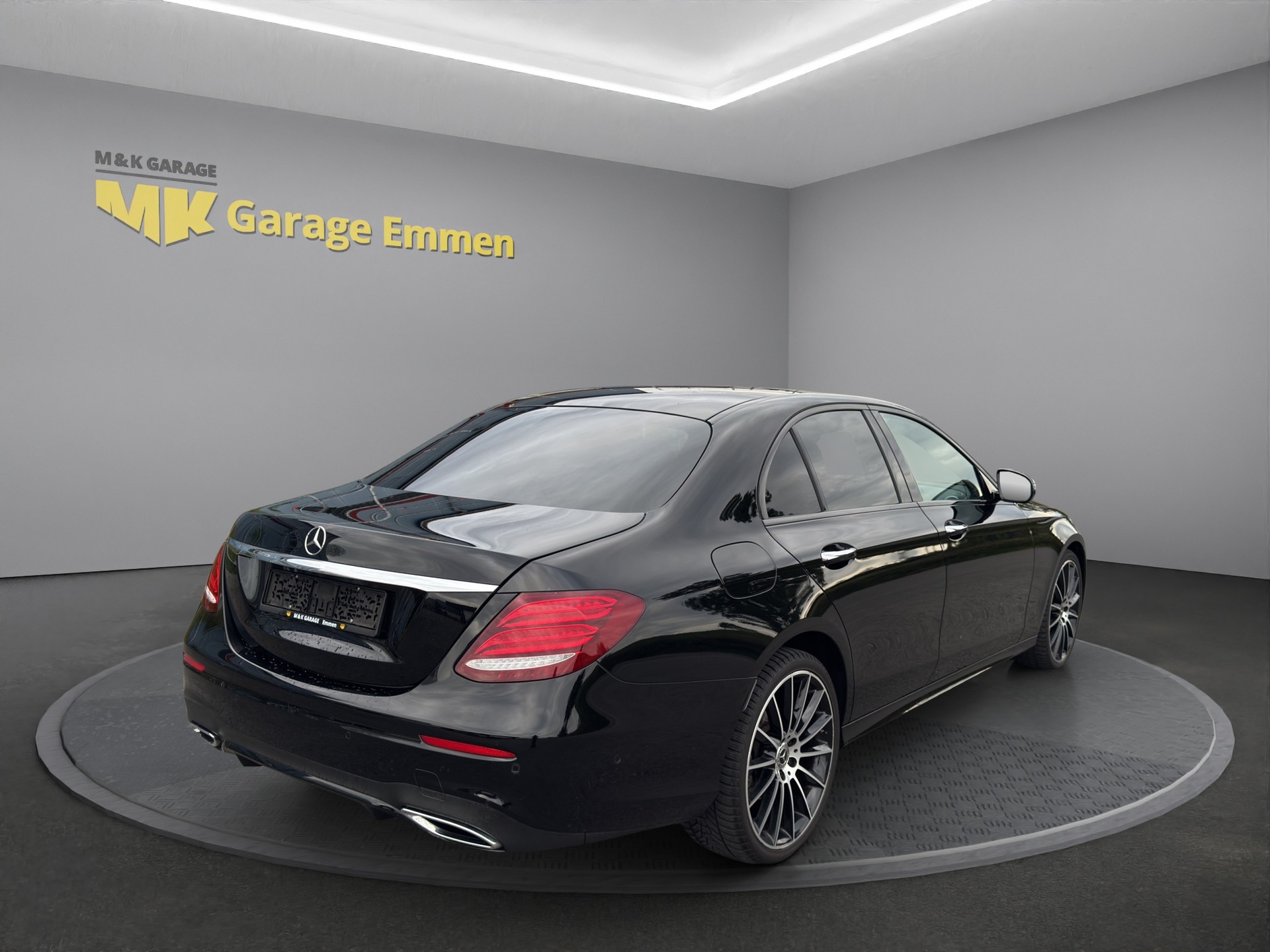 MERCEDES-BENZ E 220 d Exclusive 4Matic 9G-Tronic-image-4