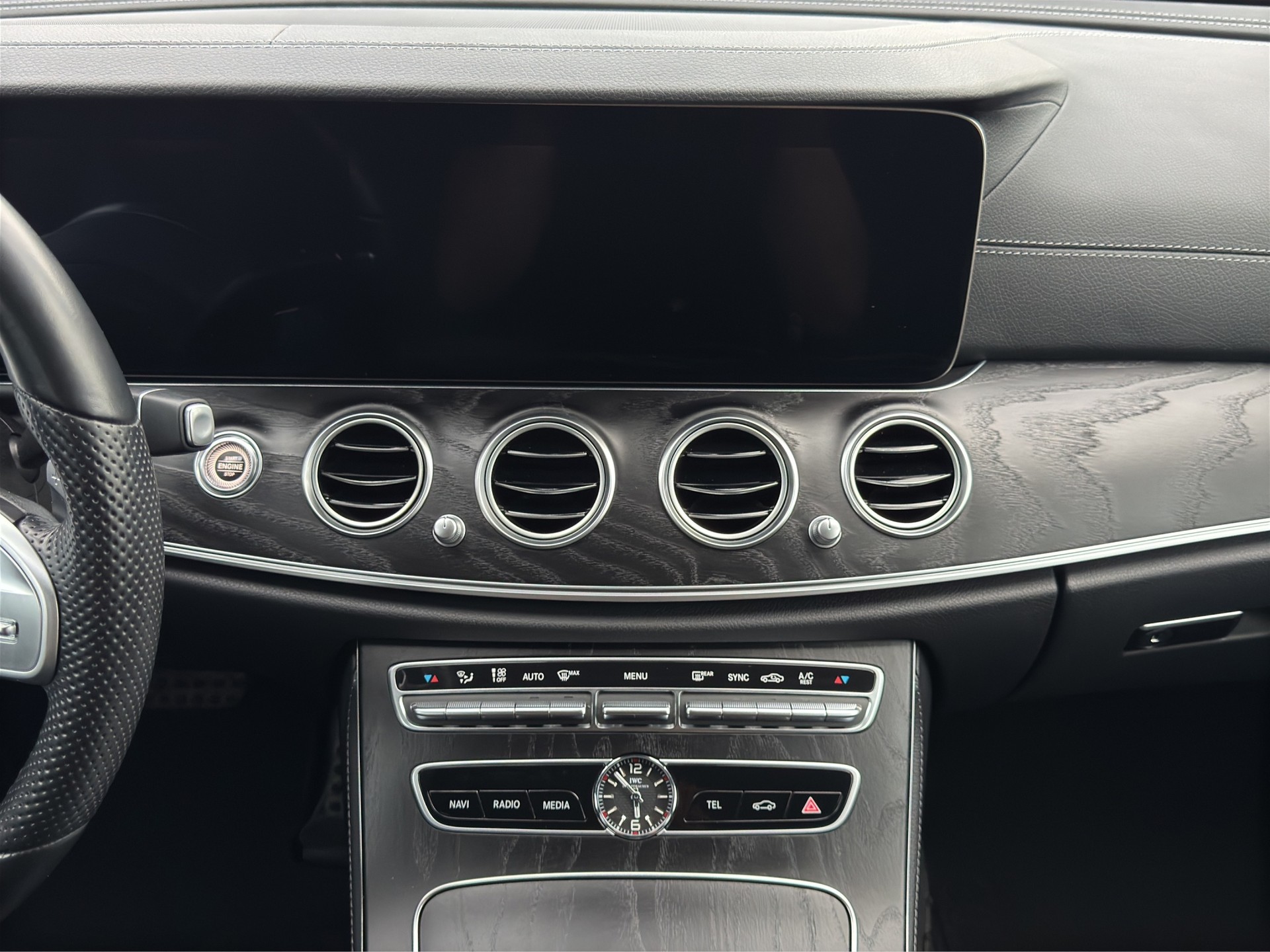MERCEDES-BENZ E 220 d Exclusive 4Matic 9G-Tronic-image-13