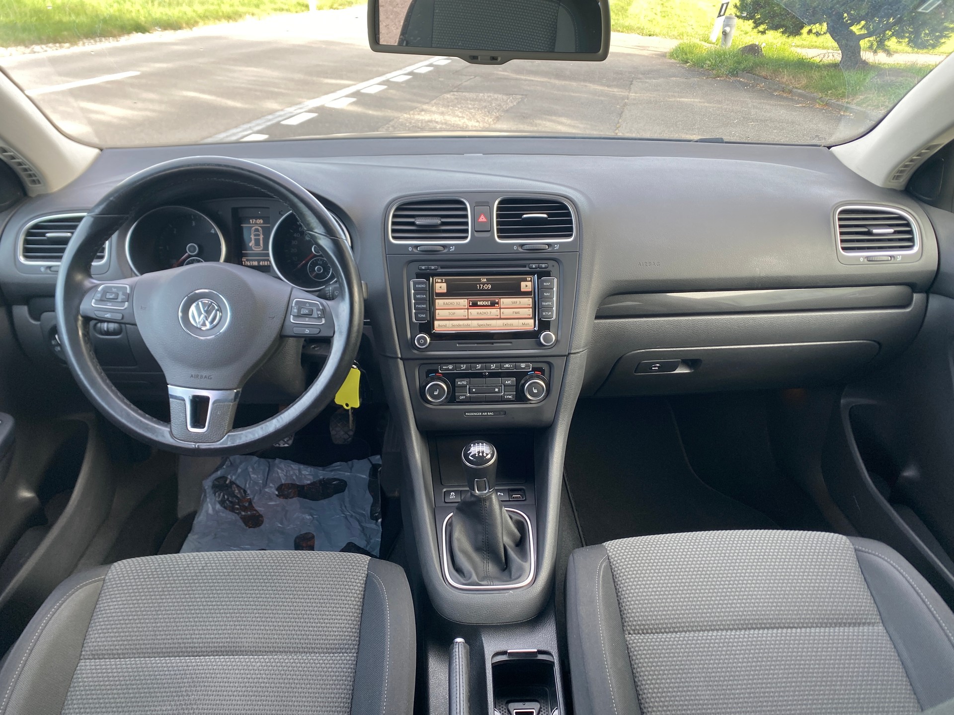 VW Golf Variant 1.6 TDI Comfortline 4Motion-image-9