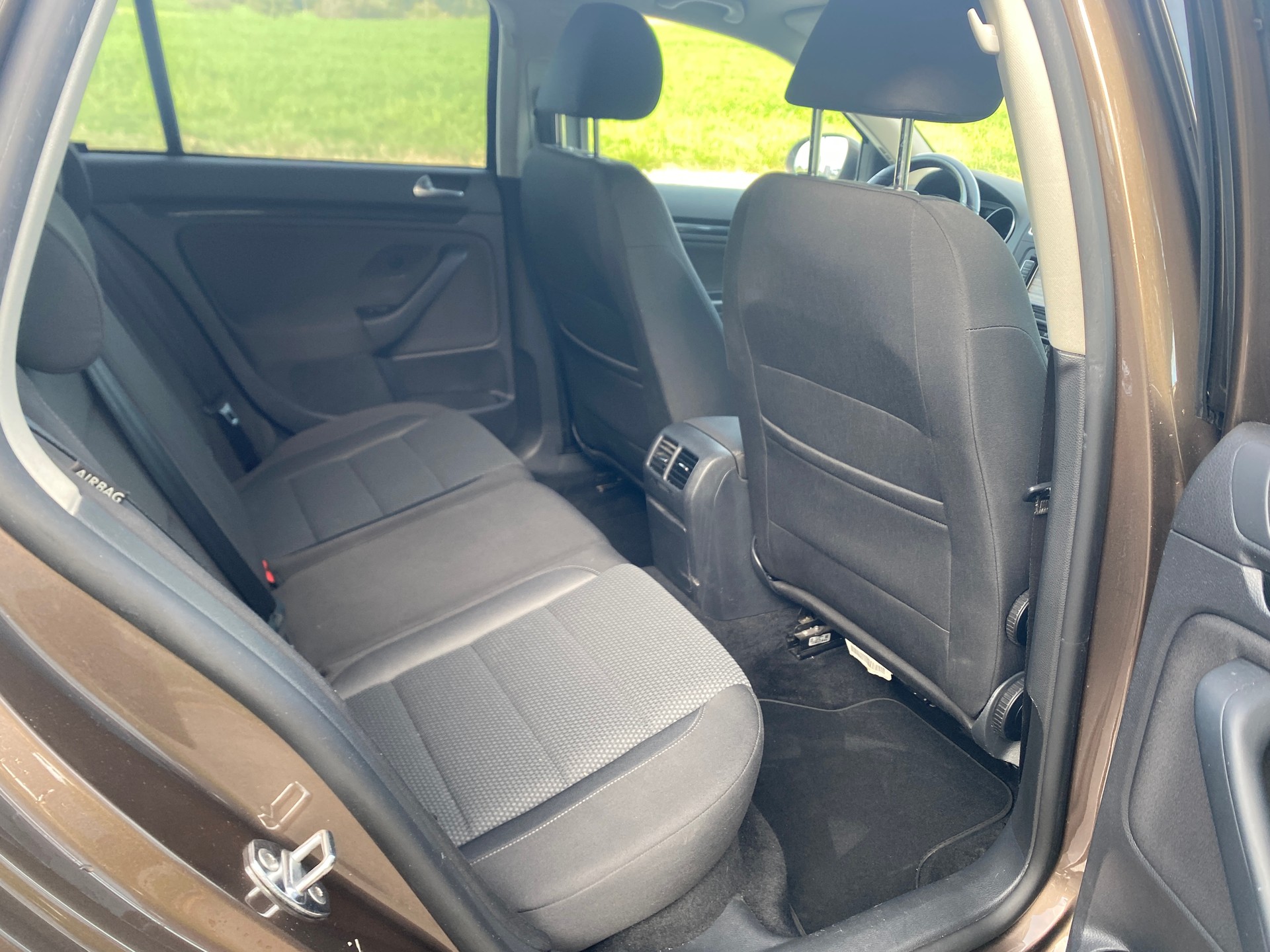 VW Golf Variant 1.6 TDI Comfortline 4Motion-image-15
