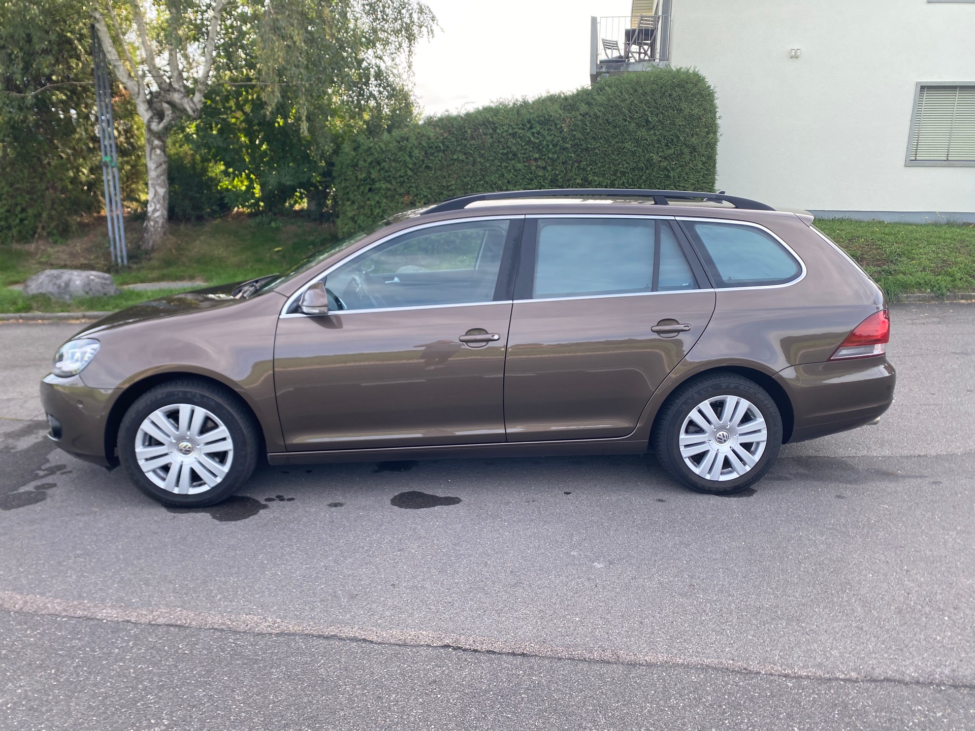 VW Golf Variant 1.6 TDI Comfortline 4Motion-image-4