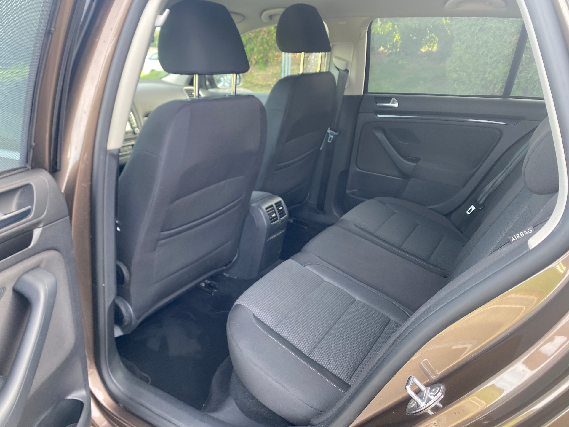 VW Golf Variant 1.6 TDI Comfortline 4Motion-image-14