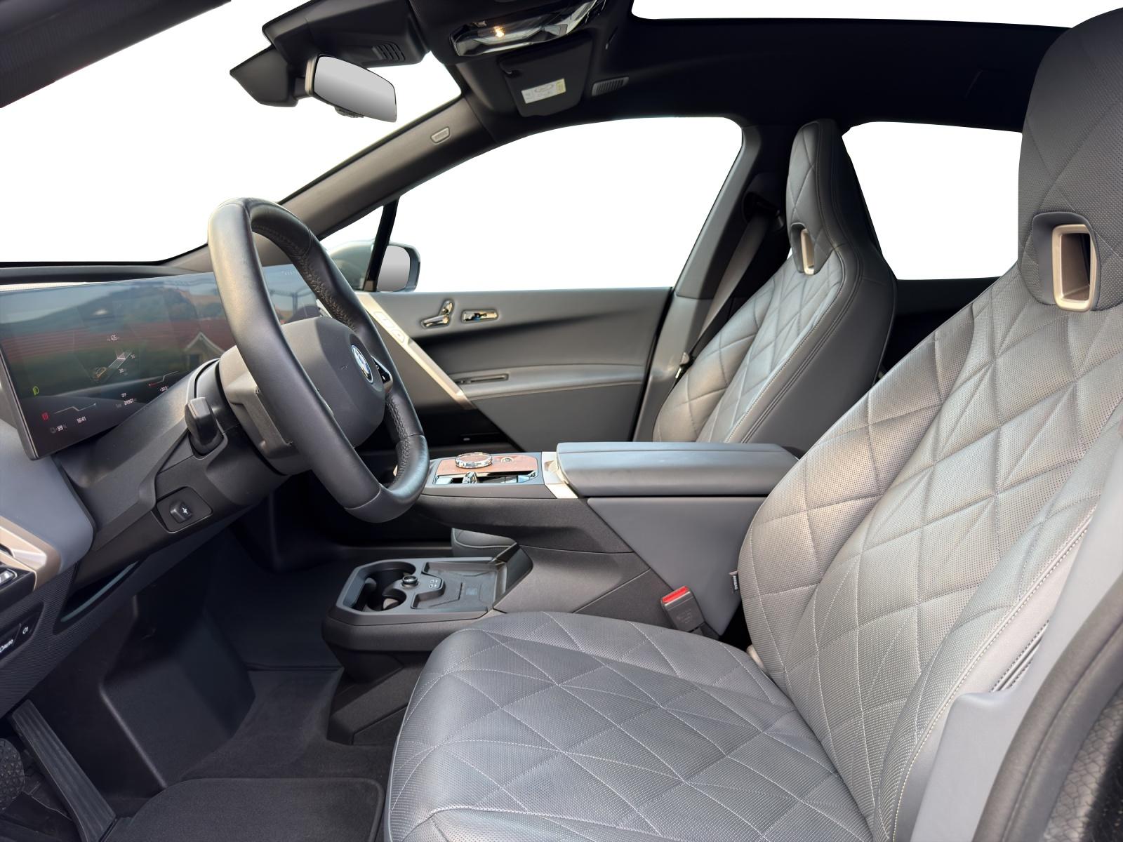 BMW iX M60-image-9