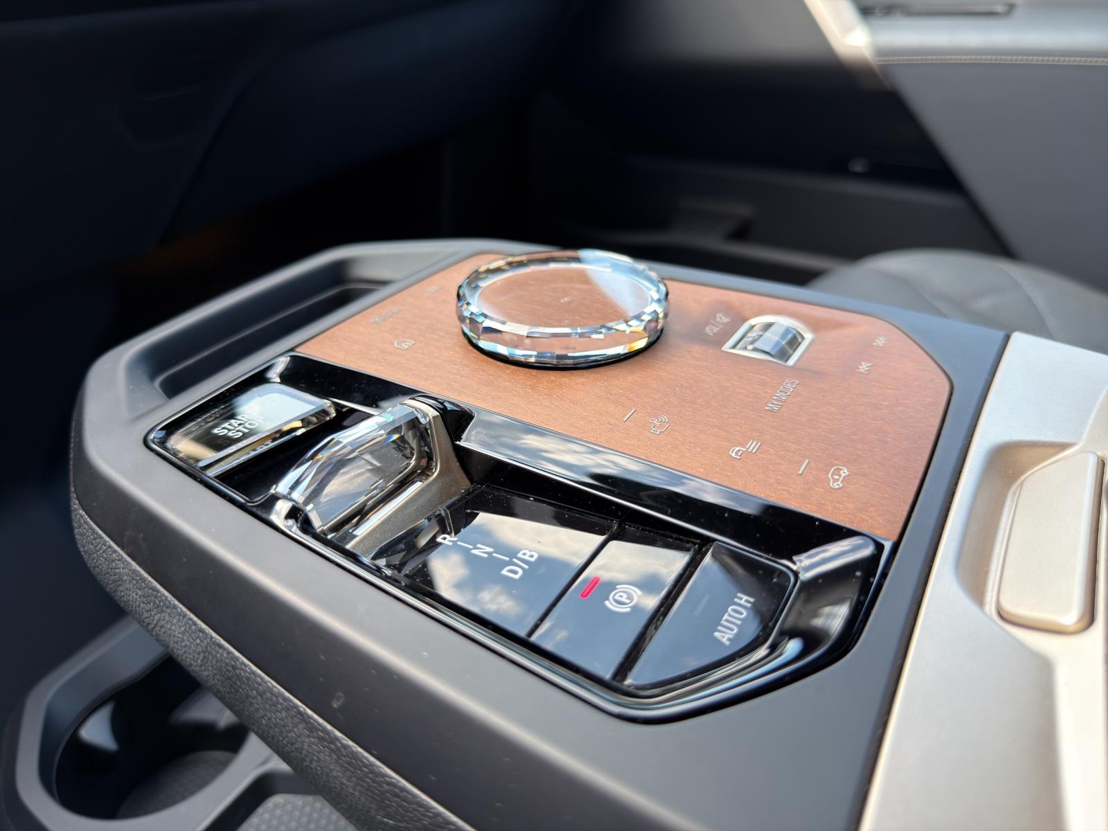 BMW iX M60-image-23