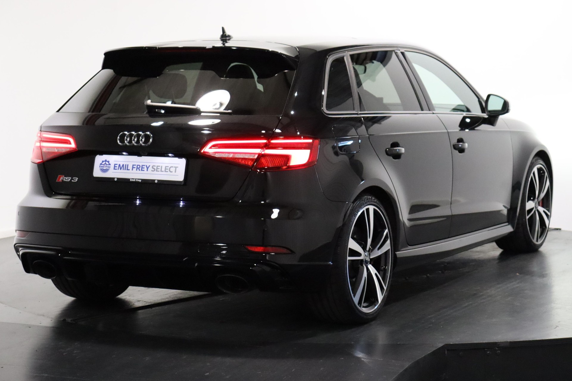 AUDI RS3 Sportback 2.5 T FSI quattro S-Tronic-image-1