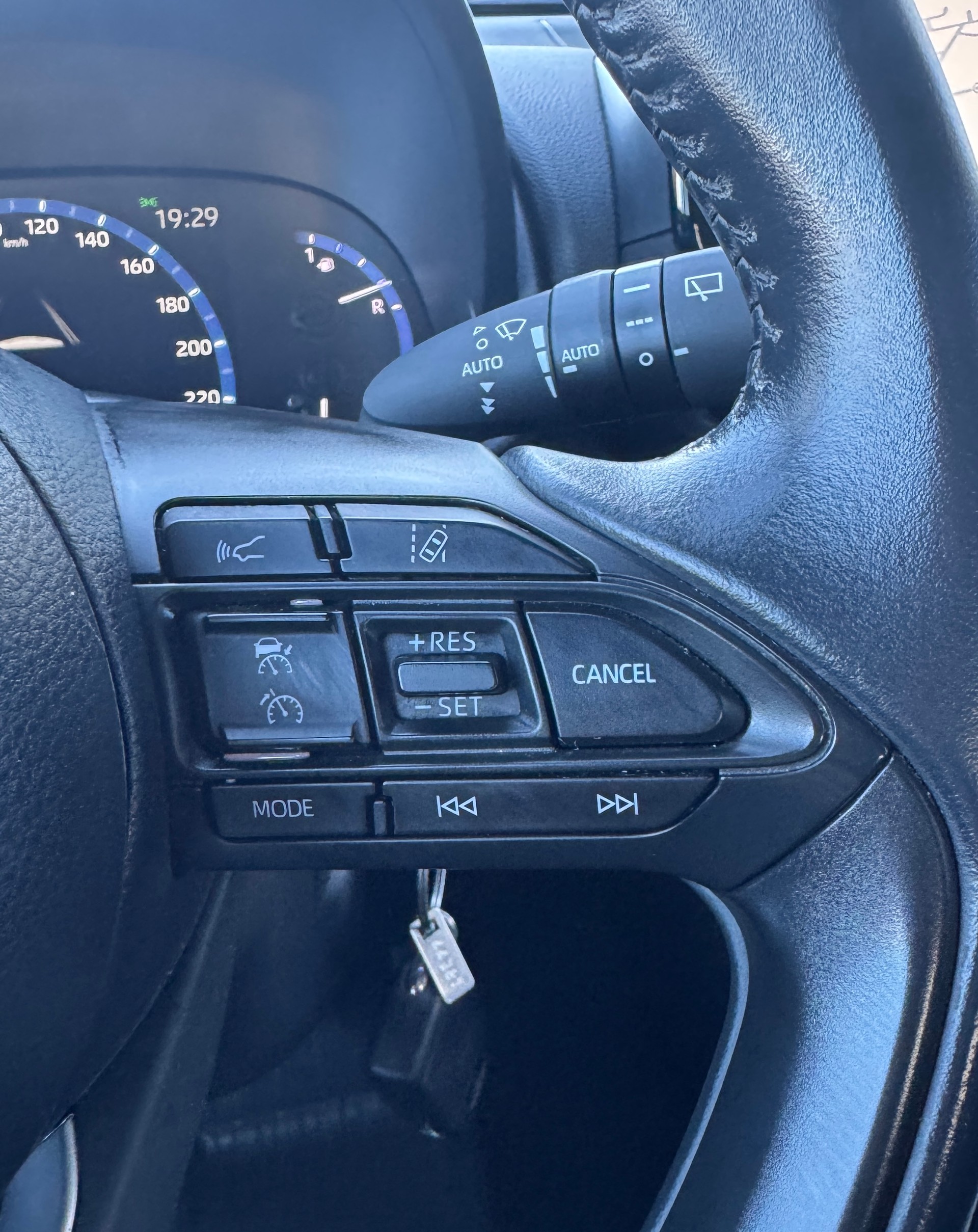 TOYOTA Yaris Cross 1.5 Comfort e-CVT AWDi-image-17