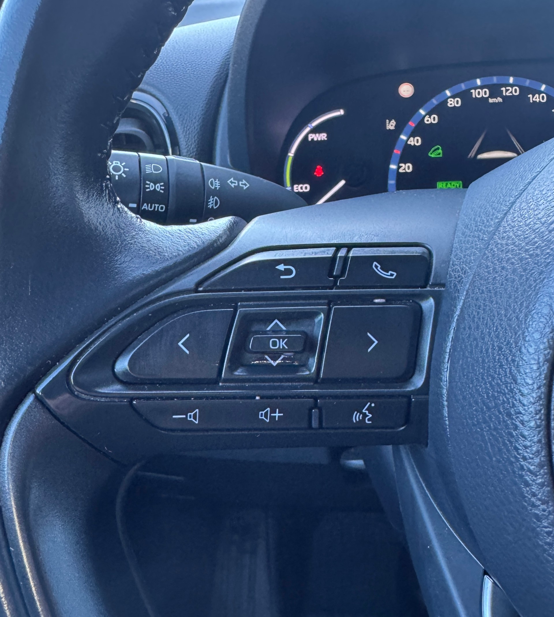 TOYOTA Yaris Cross 1.5 Comfort e-CVT AWDi-image-16