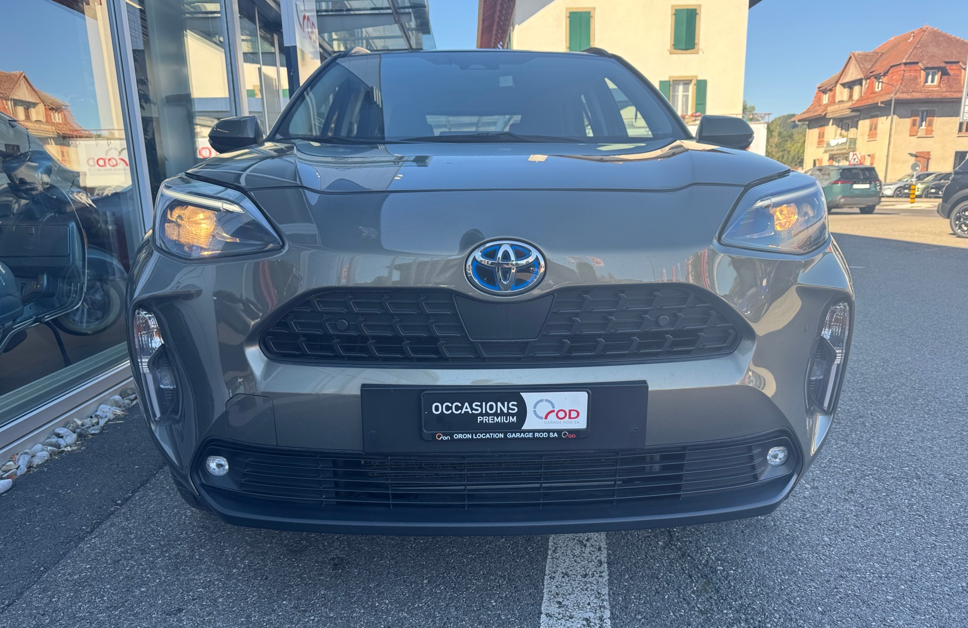 TOYOTA Yaris Cross 1.5 Comfort e-CVT AWDi-image-3