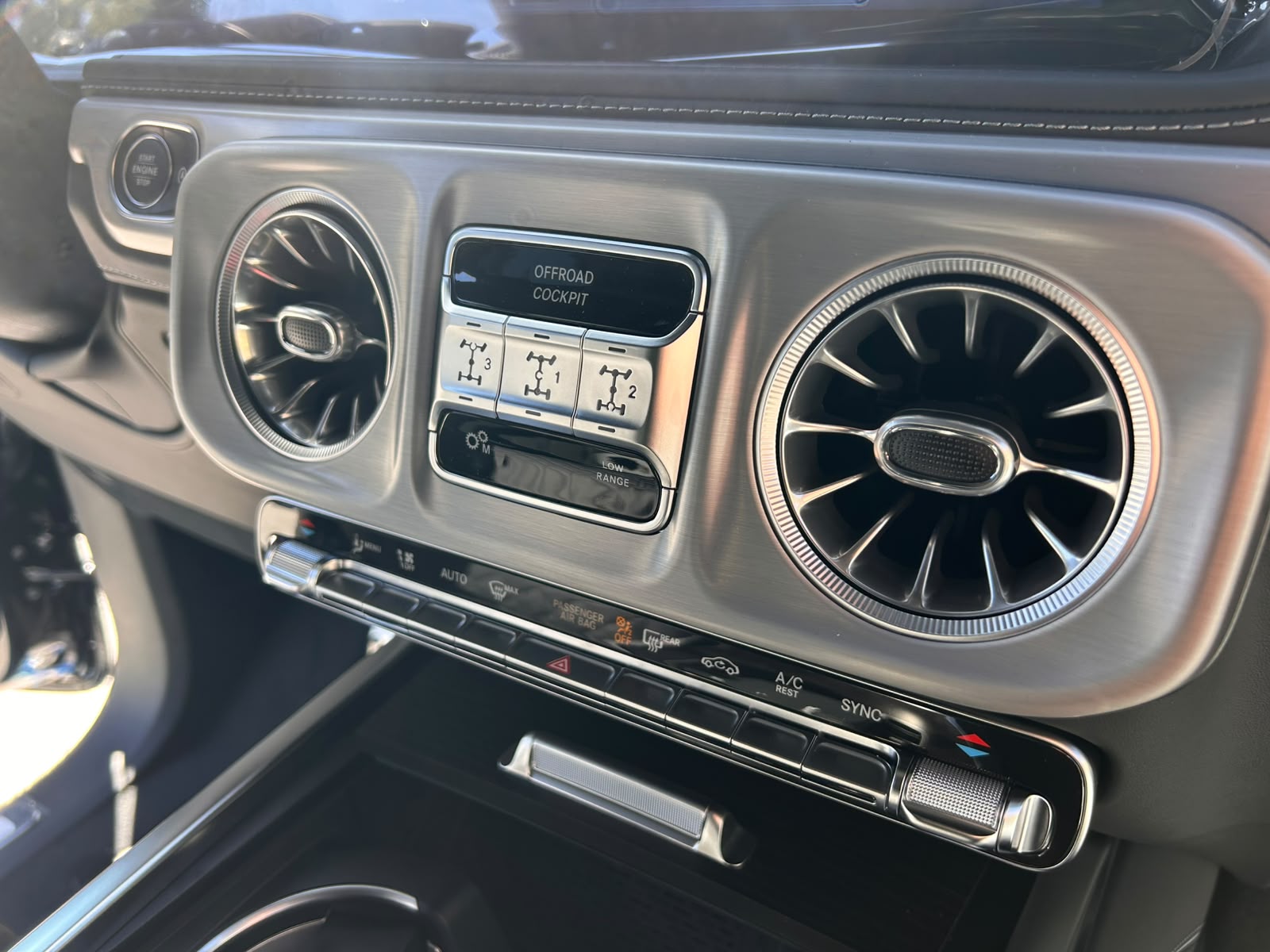 MERCEDES-BENZ G 450d 9G-Tronic-image-12