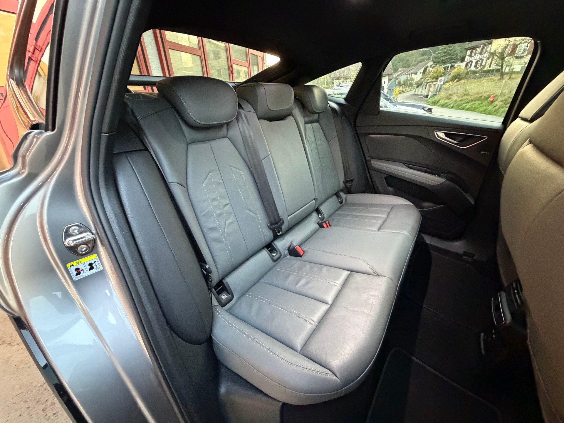 AUDI Q4 Sportback e-tron 50 quattro // S-Line // SoH 93%-image-11