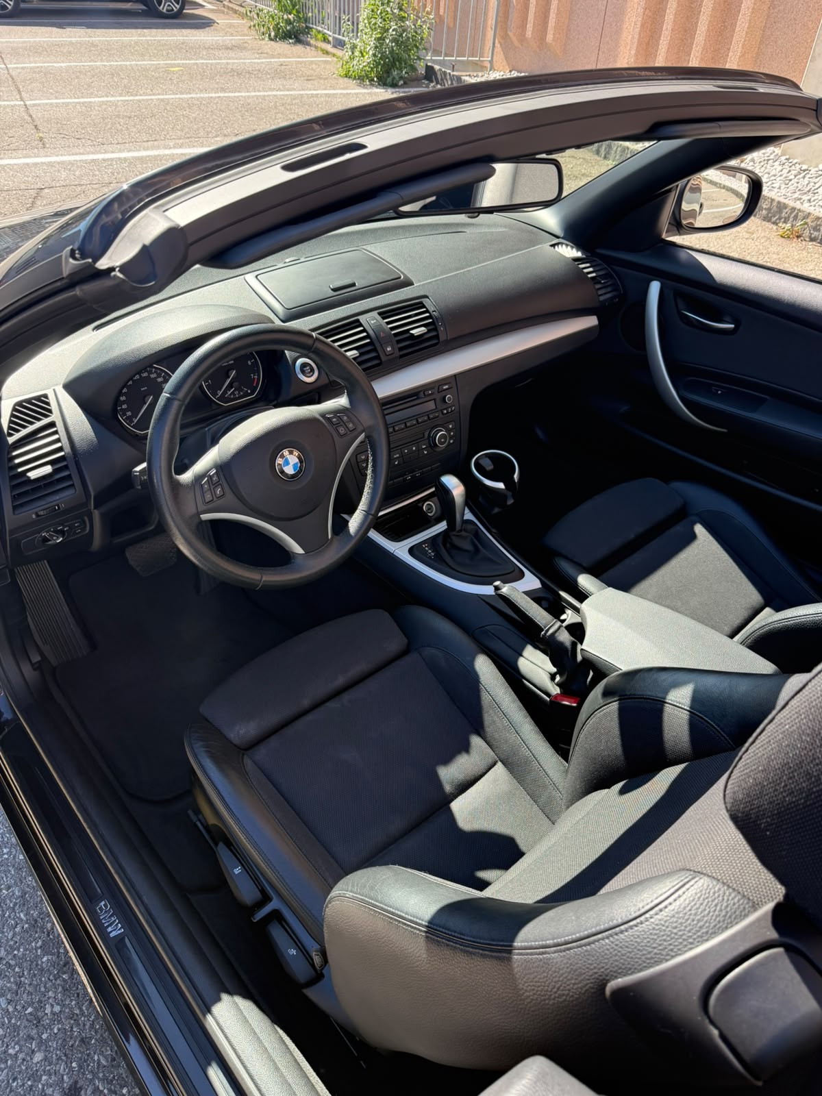 BMW 120i-image-4