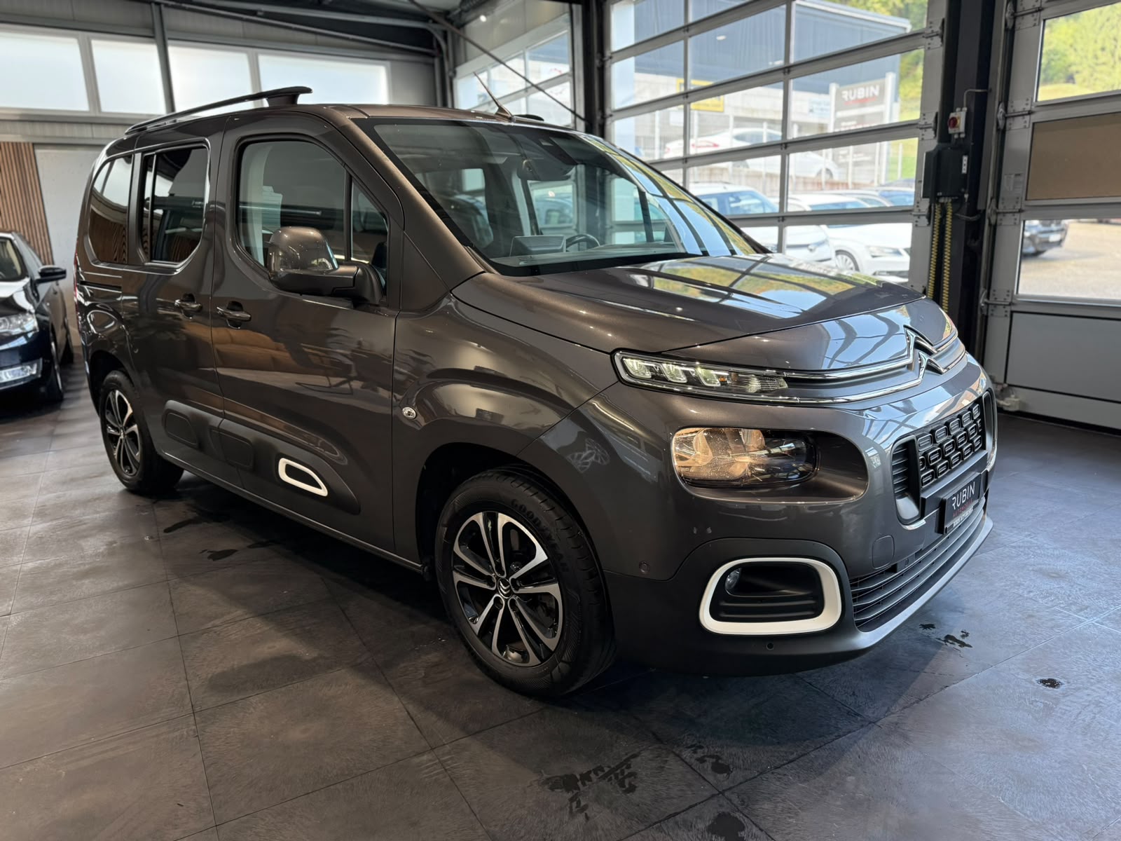 CITROEN Berlingo 1.5 BlueHDi Shine EAT8-image-8