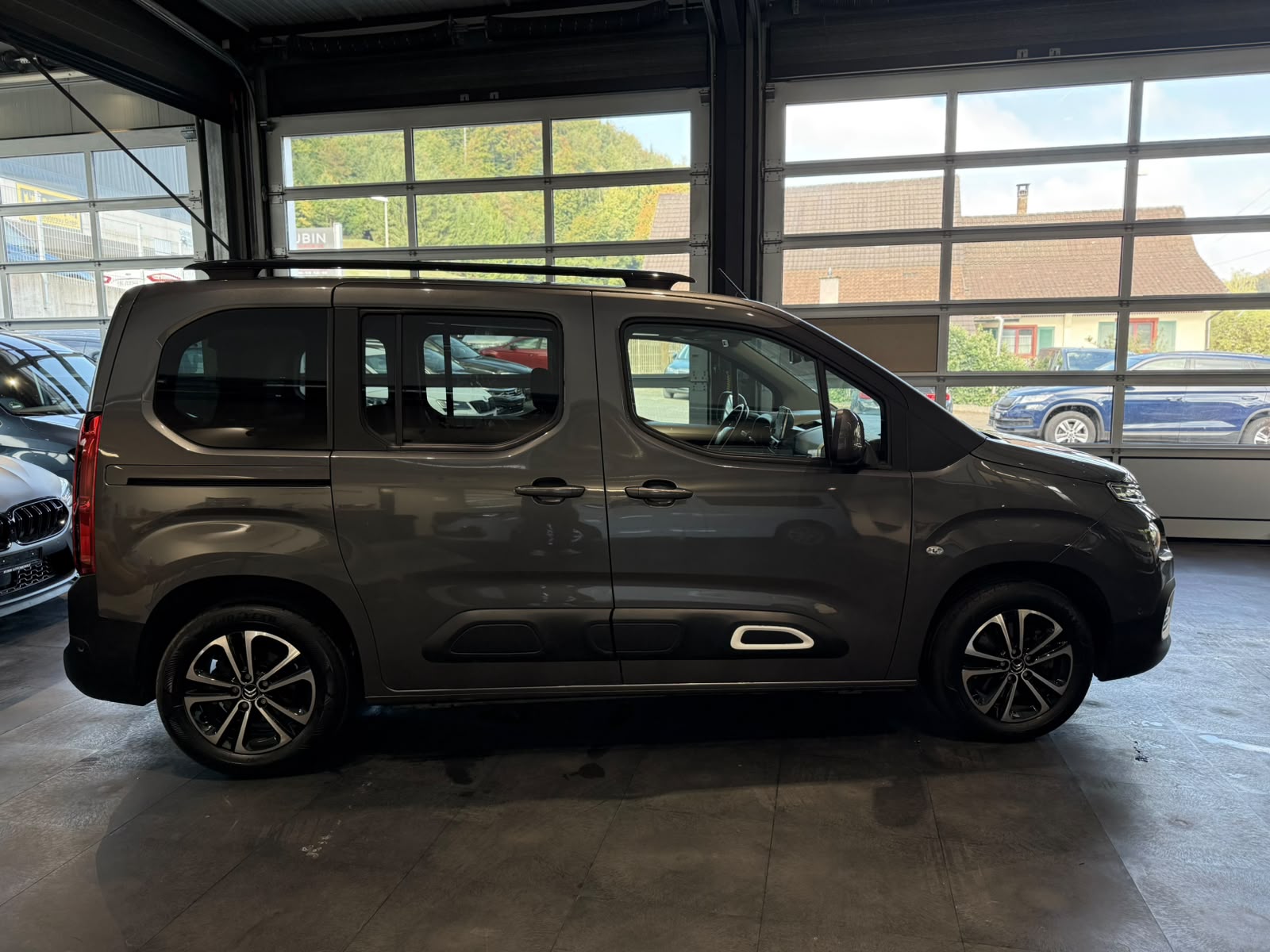 CITROEN Berlingo 1.5 BlueHDi Shine EAT8-image-7