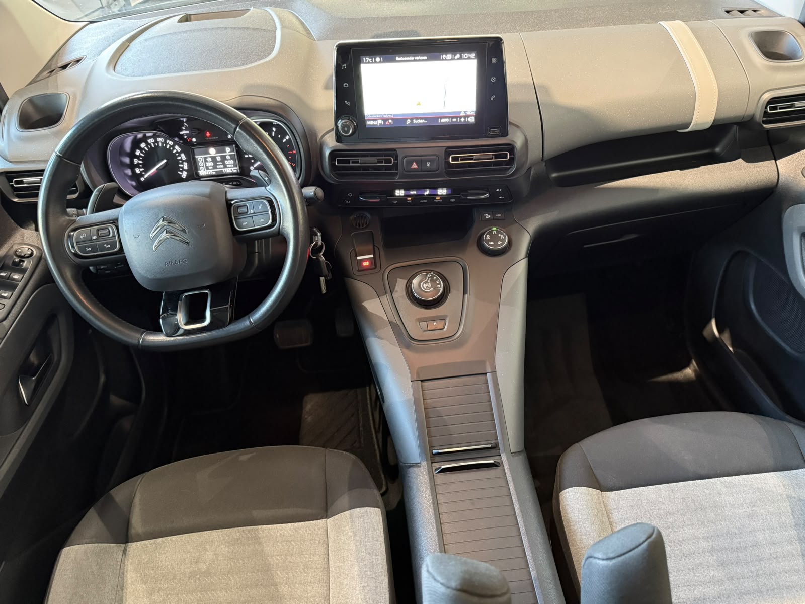 CITROEN Berlingo 1.5 BlueHDi Shine EAT8-image-15