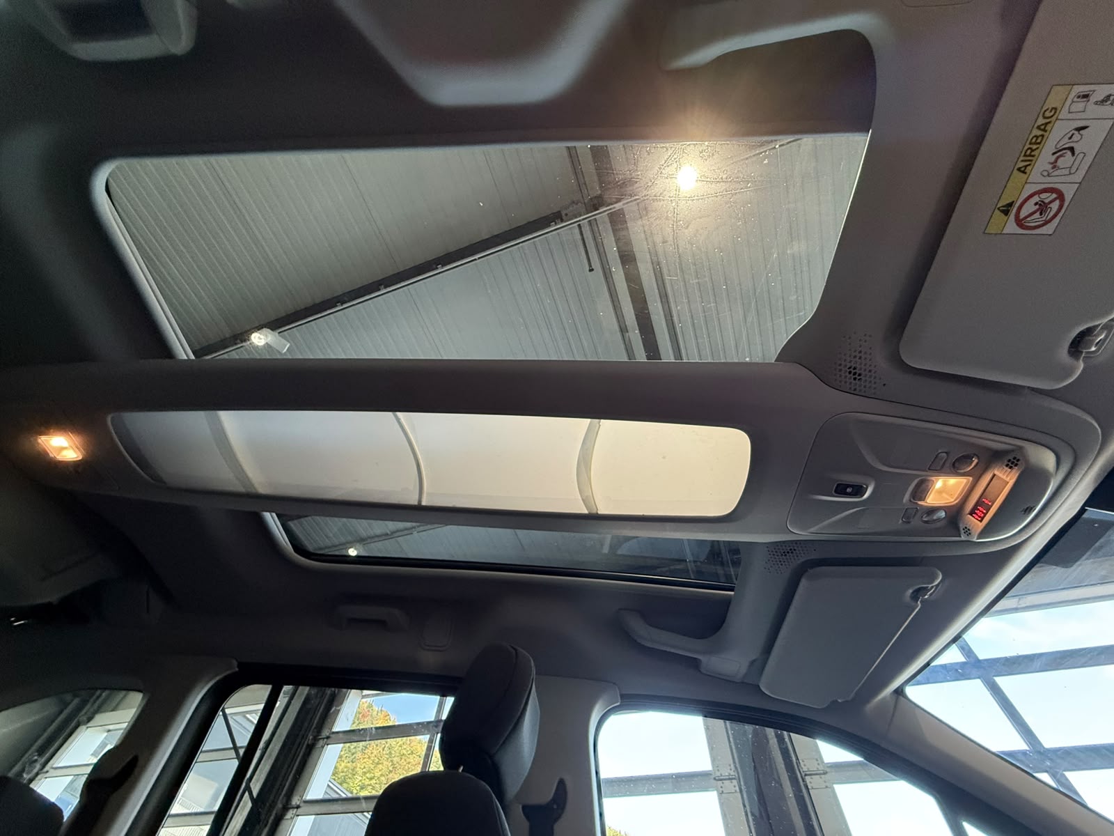 CITROEN Berlingo 1.5 BlueHDi Shine EAT8-image-11
