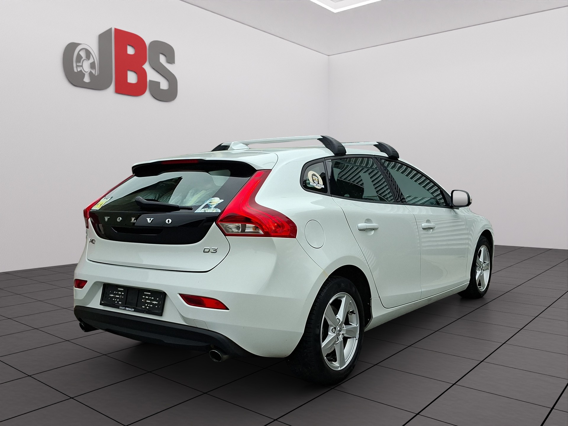 VOLVO V40 D3 Kinetic-image-2