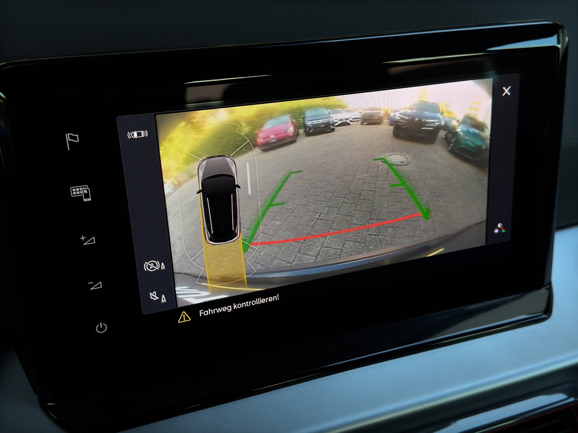 SEAT Arona 1.5 Eco TSI FR Edition DSG "Leder Alcantara-Navi-RF.-Kamera-8-fach Alu"-image-16