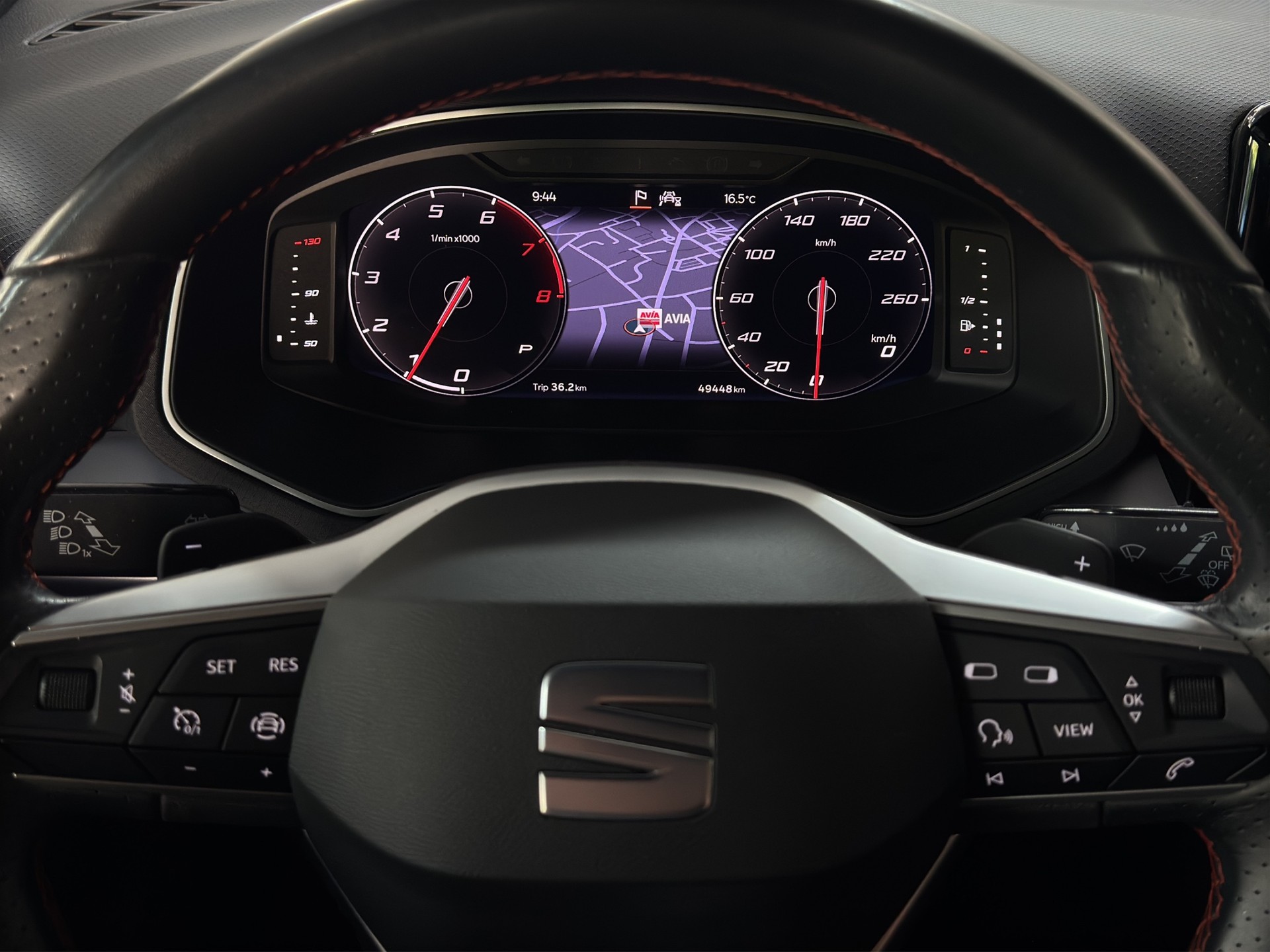 SEAT Arona 1.5 Eco TSI FR Edition DSG "Leder Alcantara-Navi-RF.-Kamera-8-fach Alu"-image-12