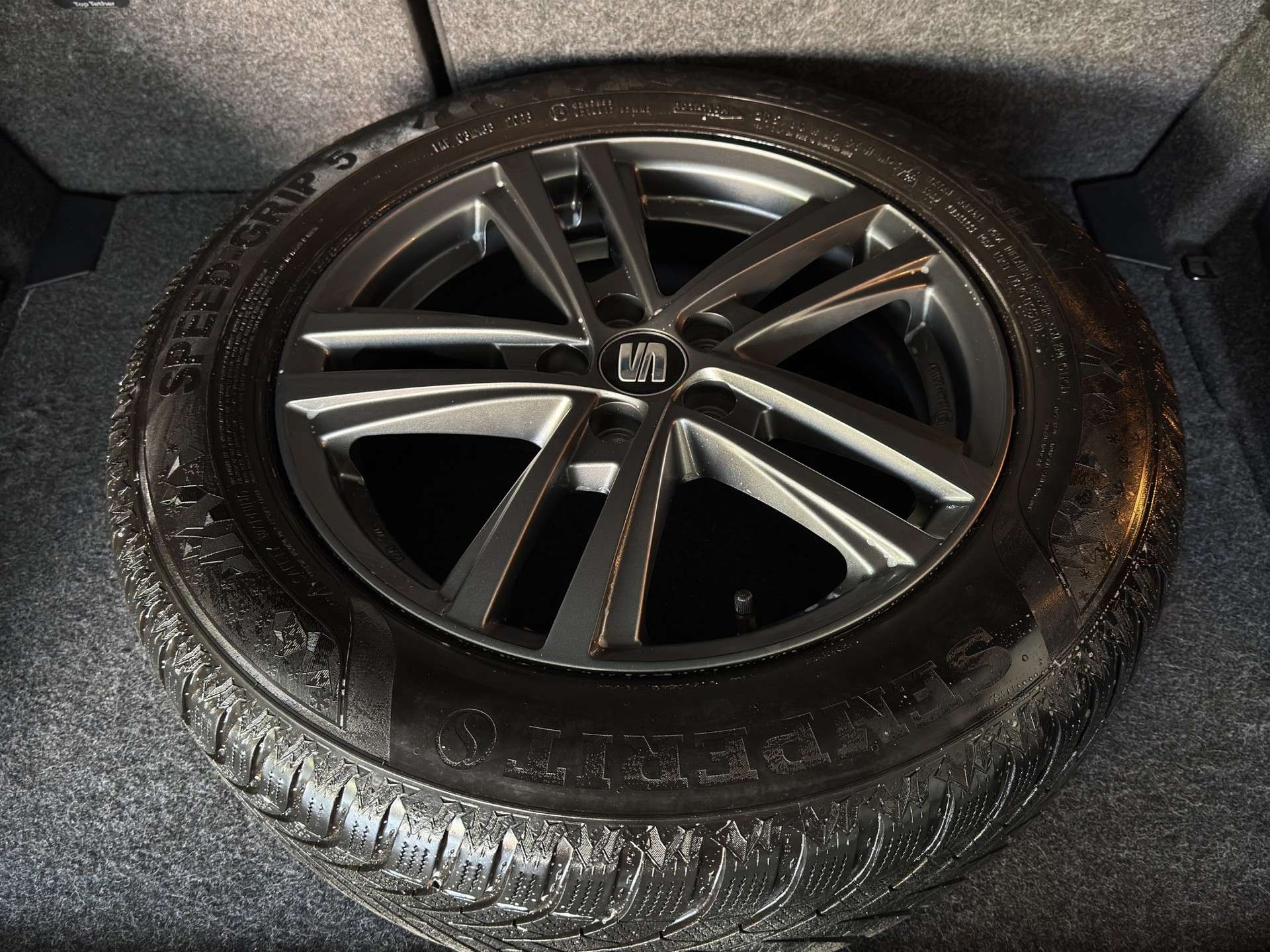 SEAT Arona 1.5 Eco TSI FR Edition DSG "Leder Alcantara-Navi-RF.-Kamera-8-fach Alu"-image-21