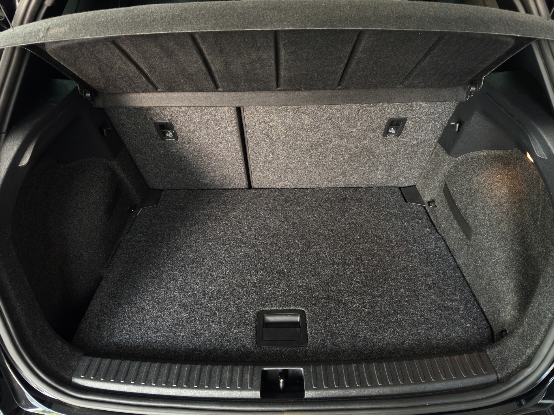 SEAT Arona 1.5 Eco TSI FR Edition DSG "Leder Alcantara-Navi-RF.-Kamera-8-fach Alu"-image-19