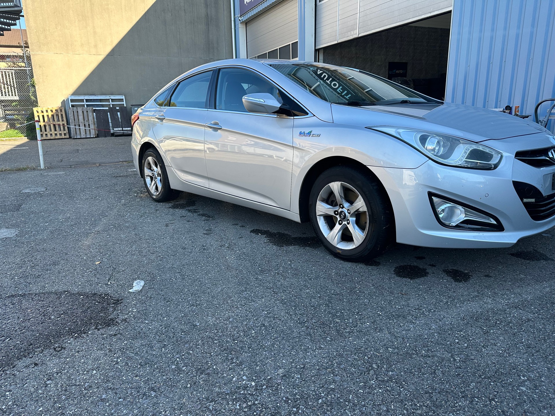 HYUNDAI i40 1.7 CRDI Premium-image-0