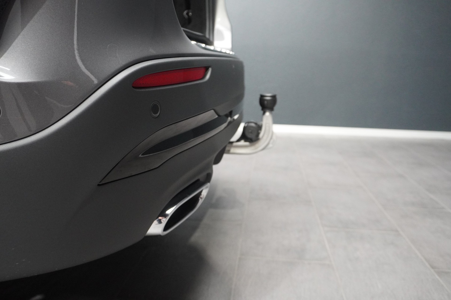 MERCEDES-BENZ GLA 250 e AMG Line-image-5