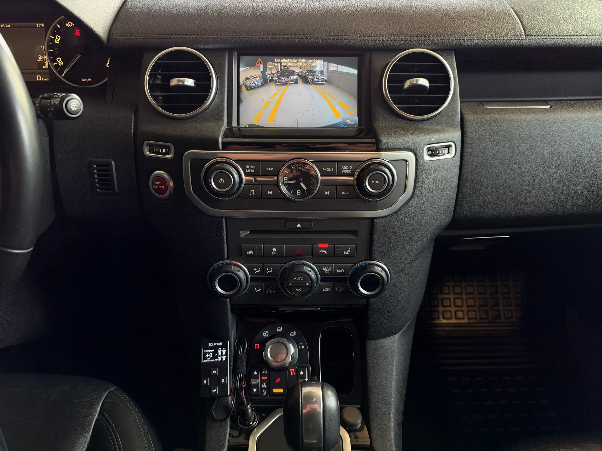 LAND ROVER Discovery 3.0 TDV6 HSE Automatic-image-15