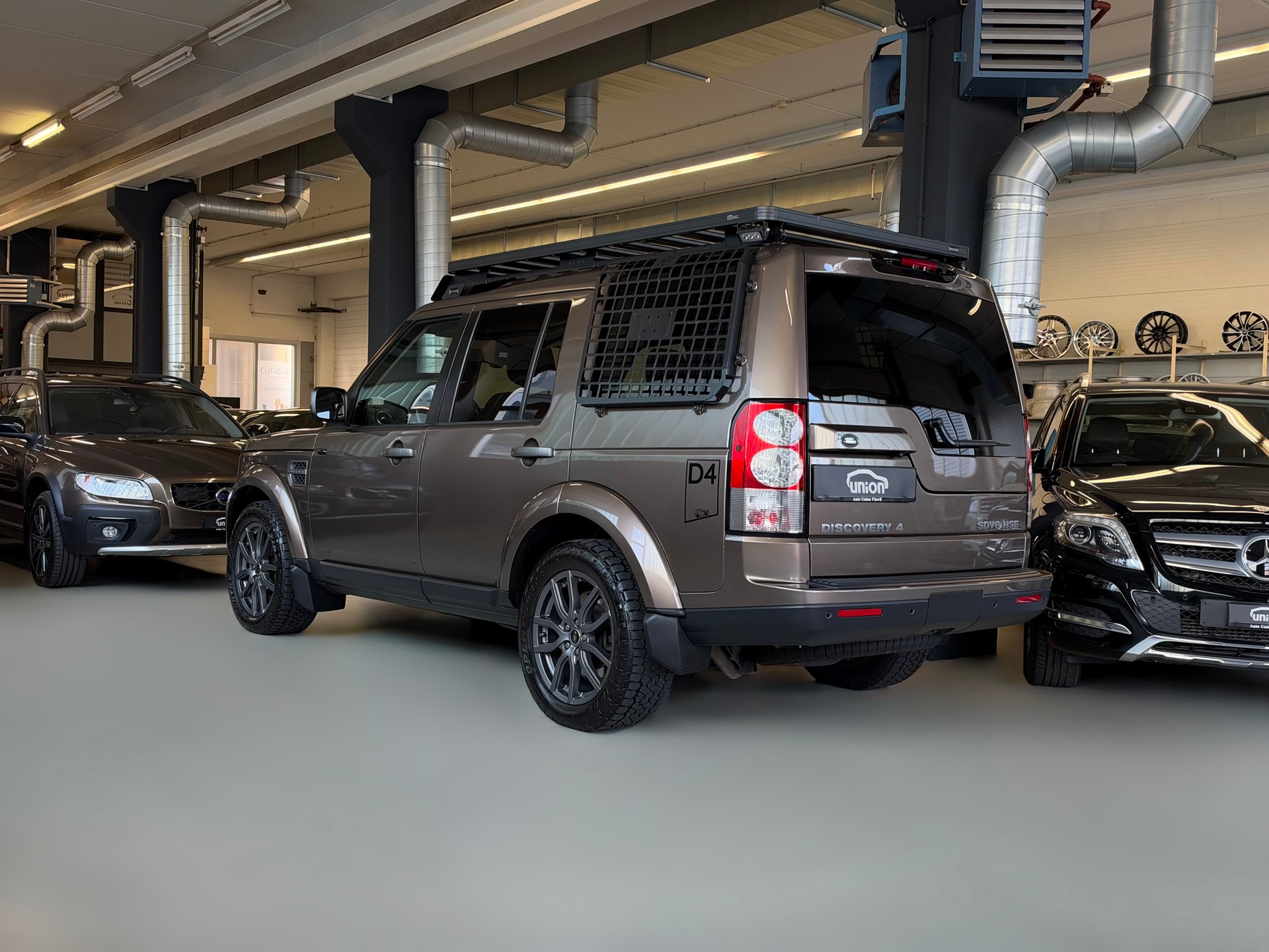 LAND ROVER Discovery 3.0 TDV6 HSE Automatic-image-6