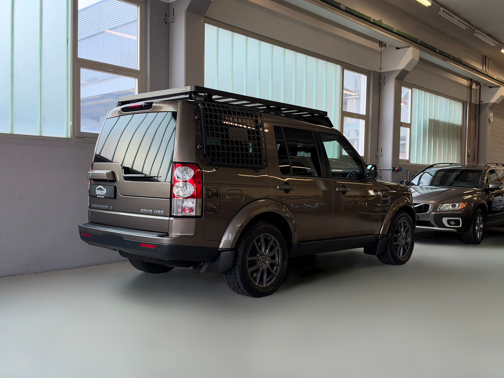 LAND ROVER Discovery 3.0 TDV6 HSE Automatic-image-5