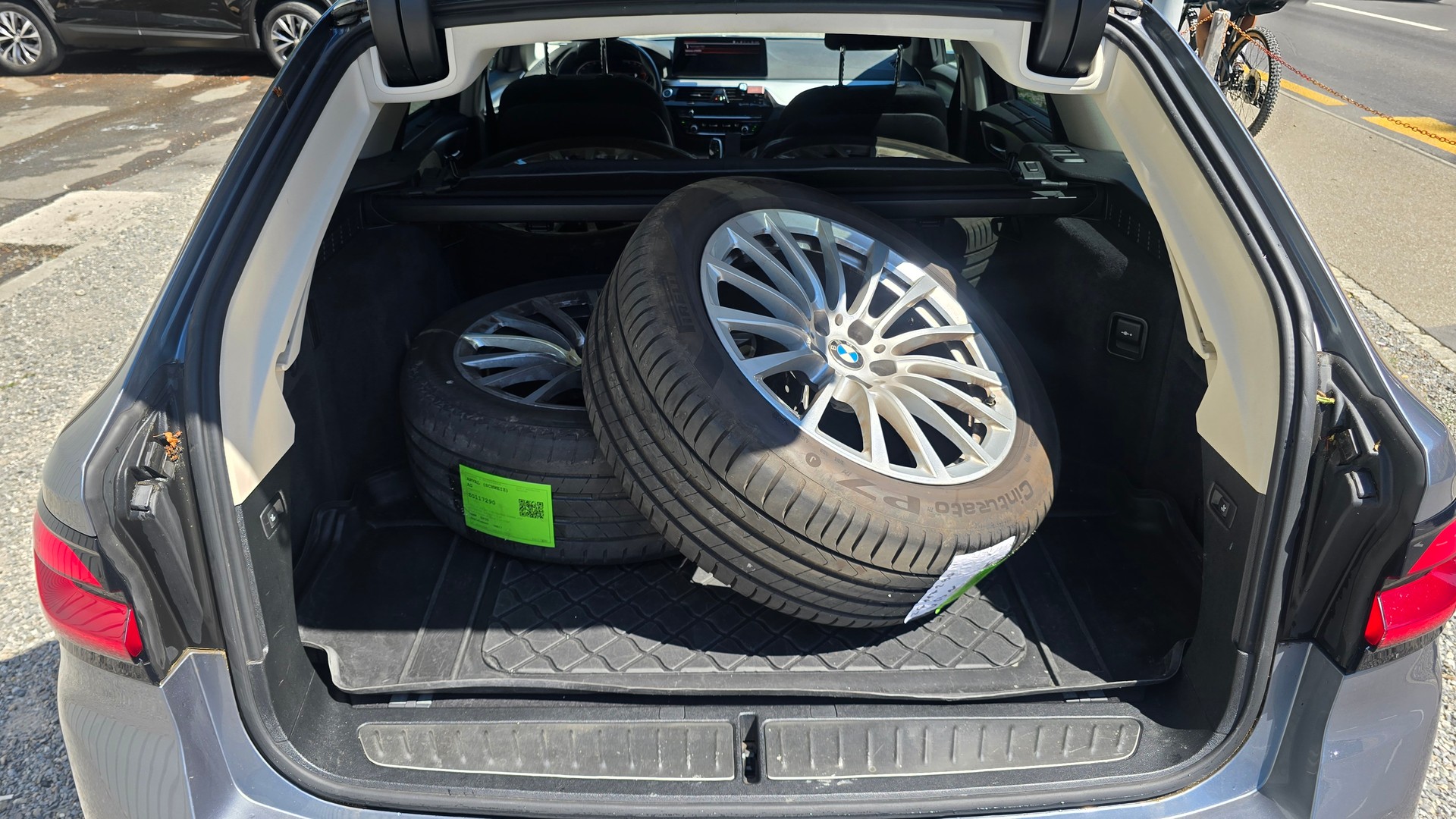 BMW 520d xDrive 48V Touring Steptronic-image-5