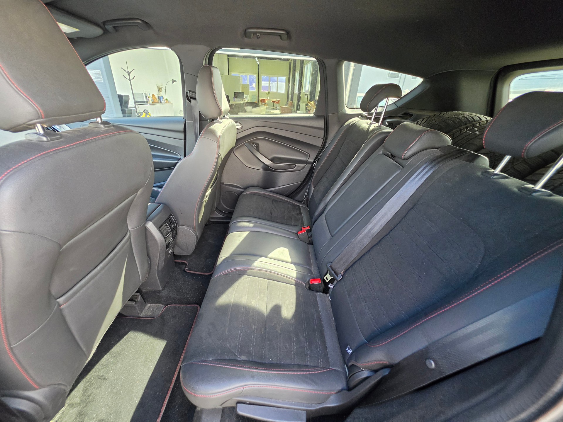 FORD Kuga 2.0 TDCi ST Line 4WD PowerShift-image-7