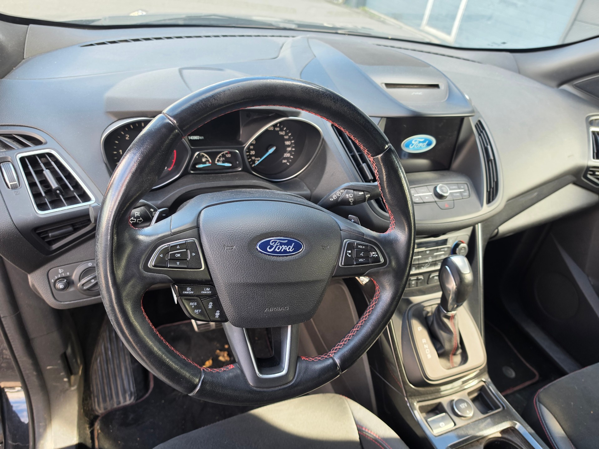 FORD Kuga 2.0 TDCi ST Line 4WD PowerShift-image-9