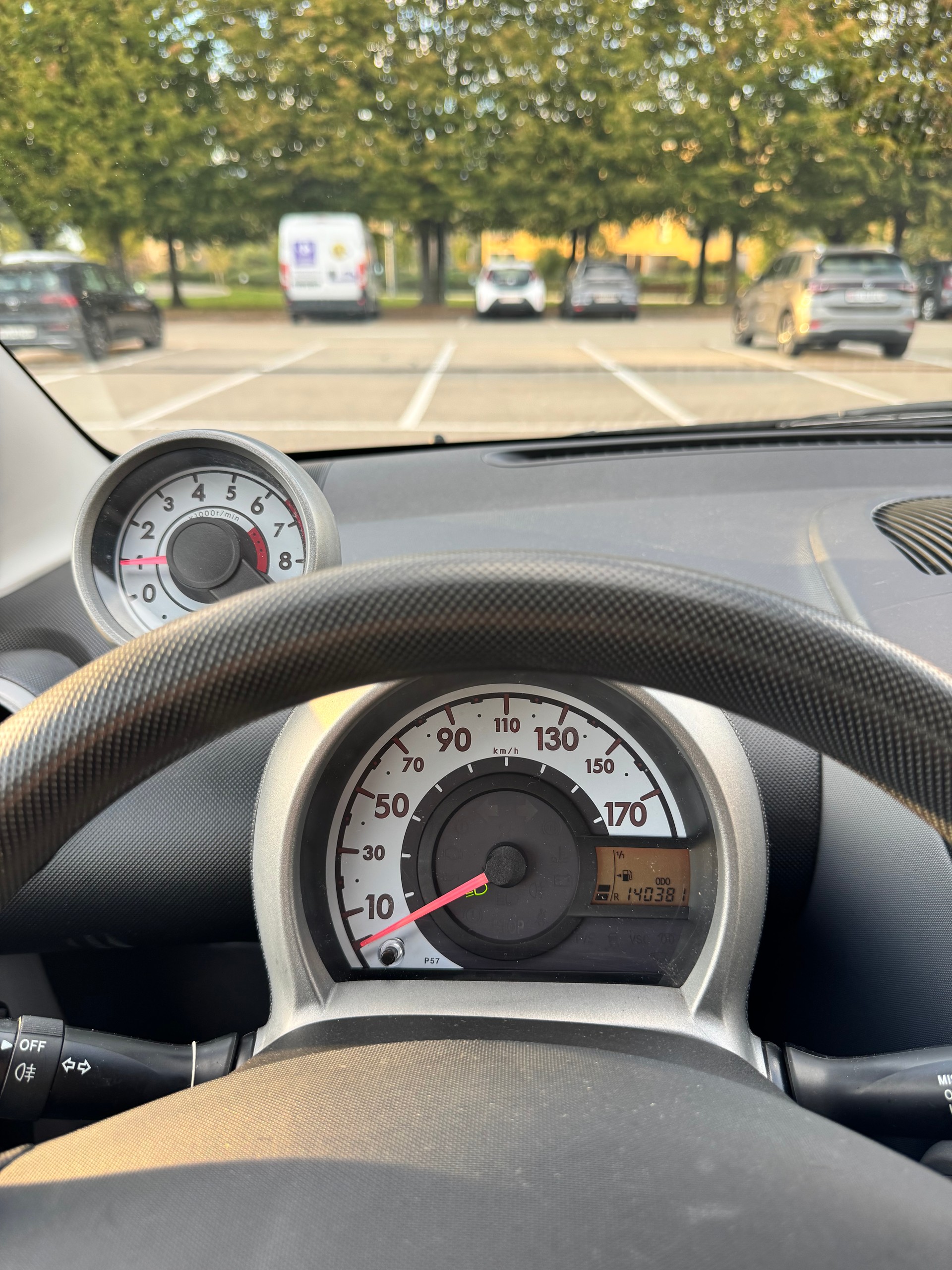 PEUGEOT 107 1.0 Trendy-image-12
