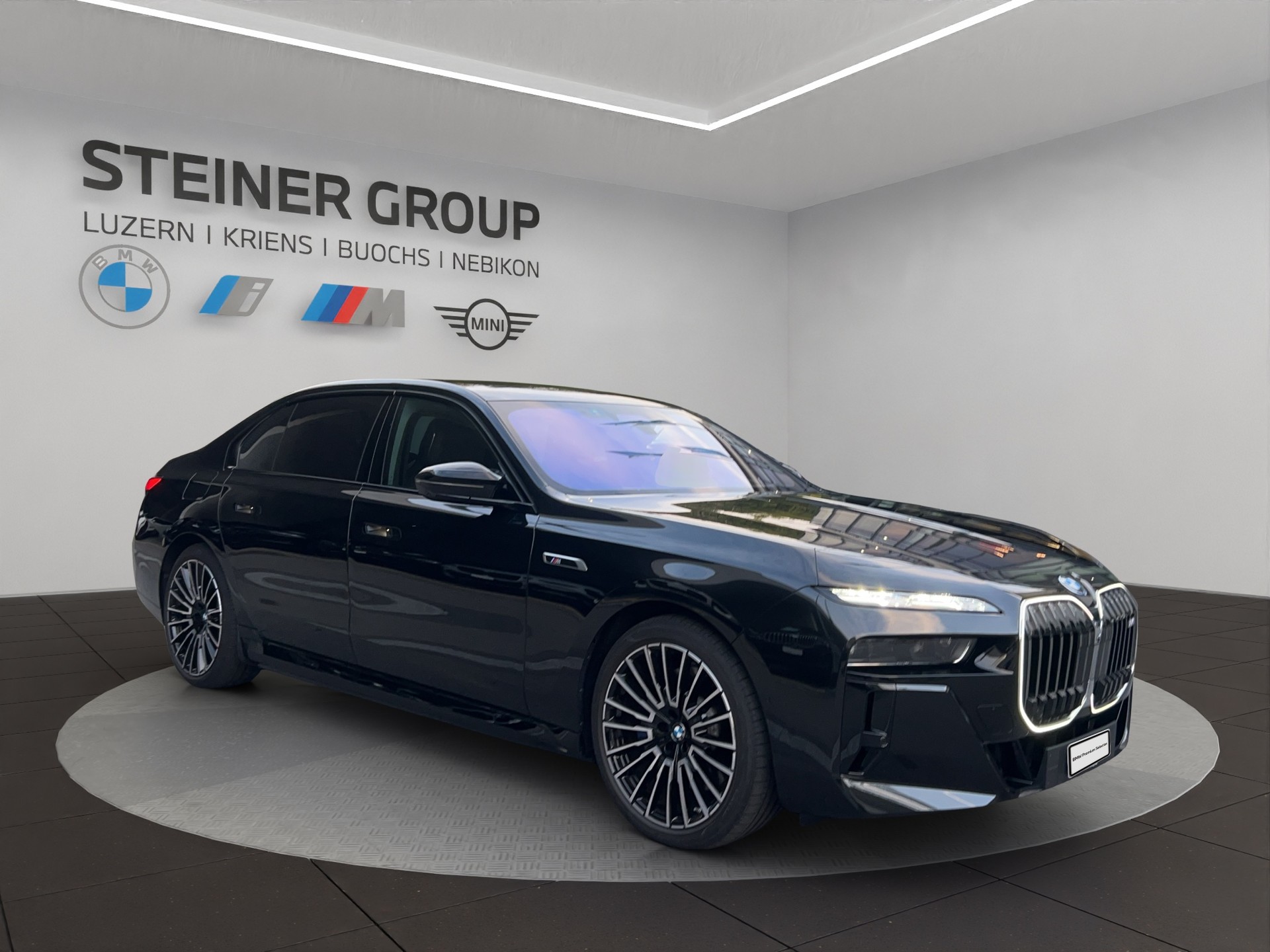 BMW i7 M70 xDrive-showroom-element-3