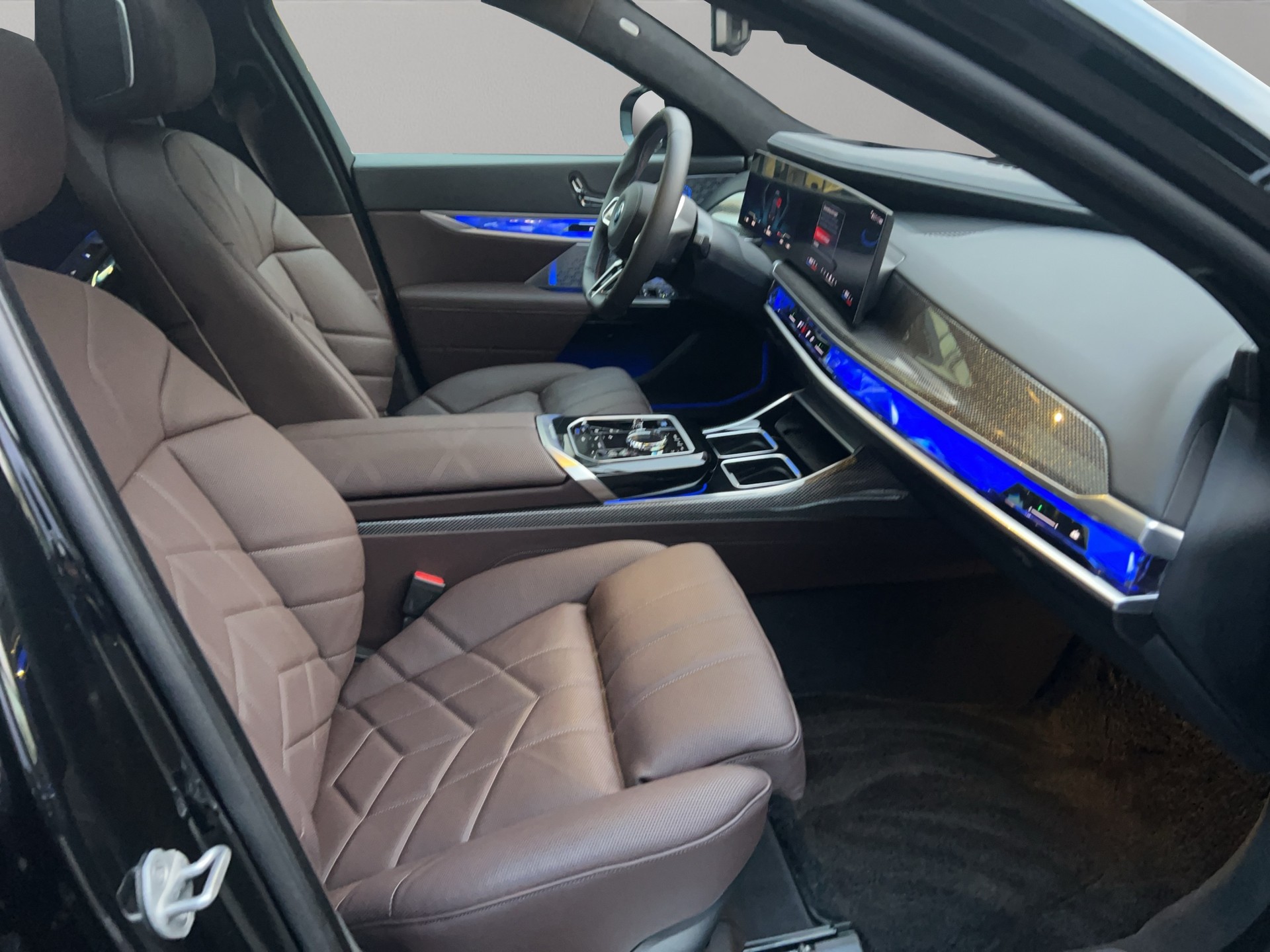 BMW i7 M70 xDrive-image-21